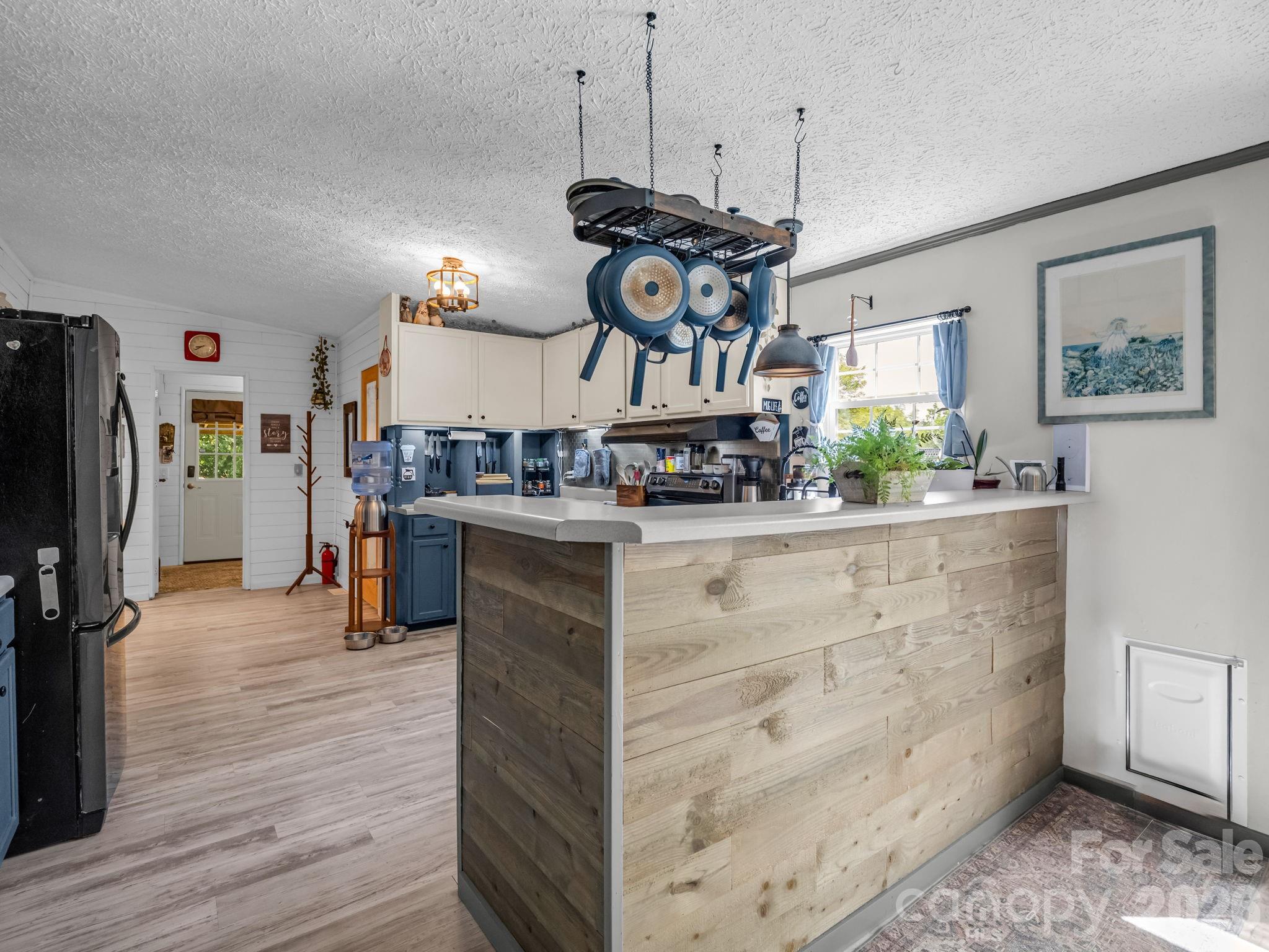 14 Old Possum Holler Road — Hendersonville