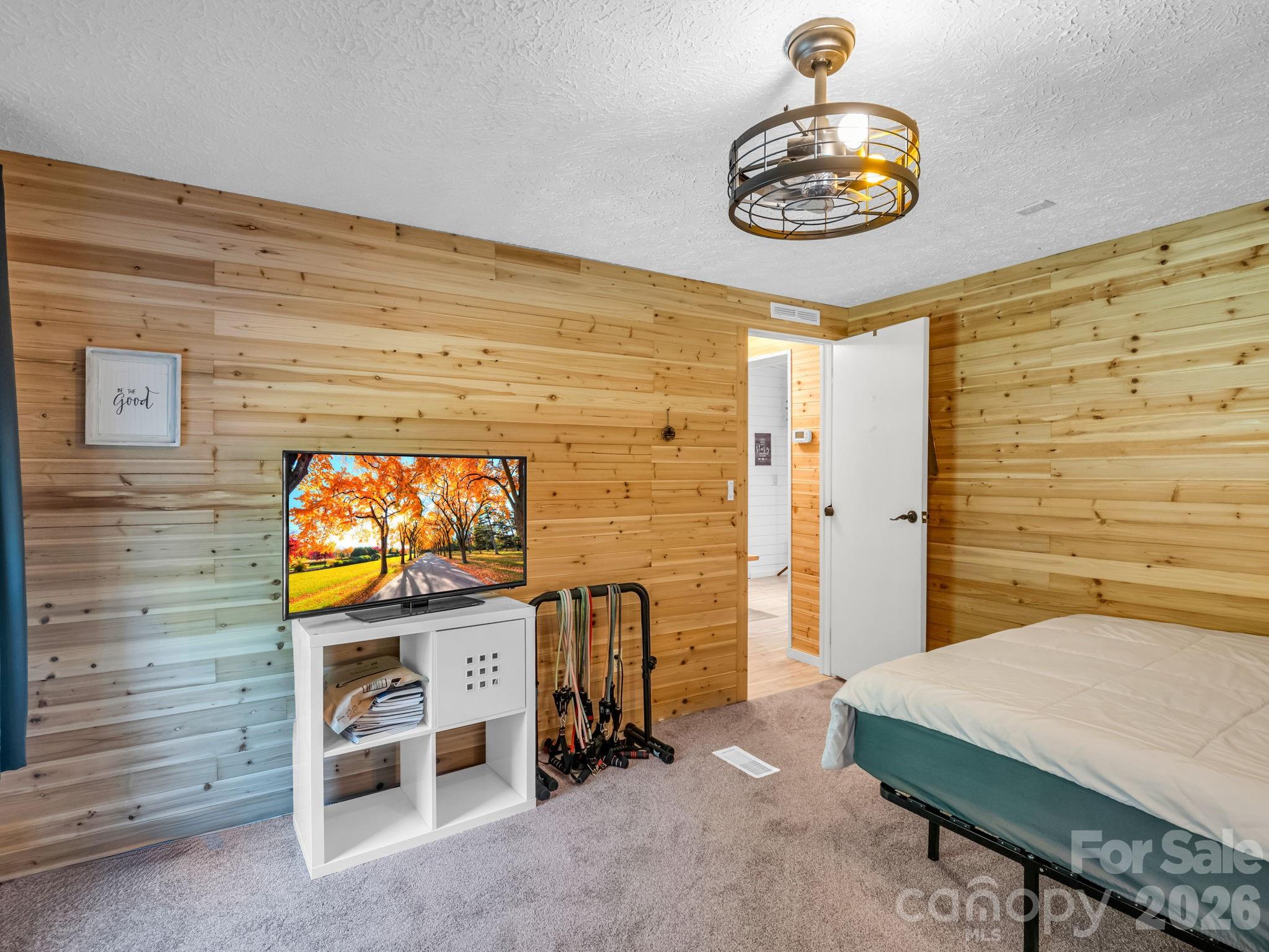 14 Old Possum Holler Road — Hendersonville