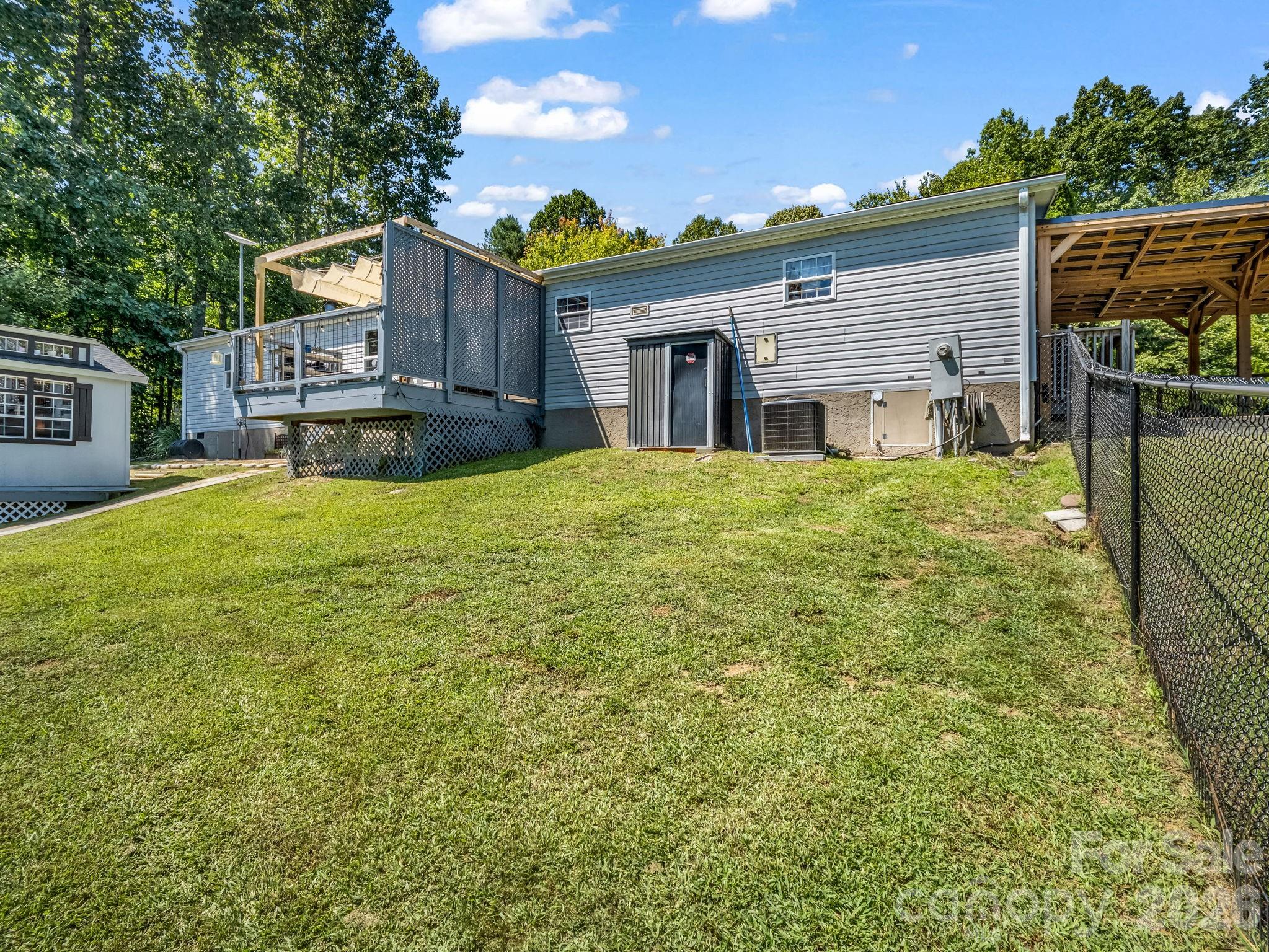 14 Old Possum Holler Road — Hendersonville