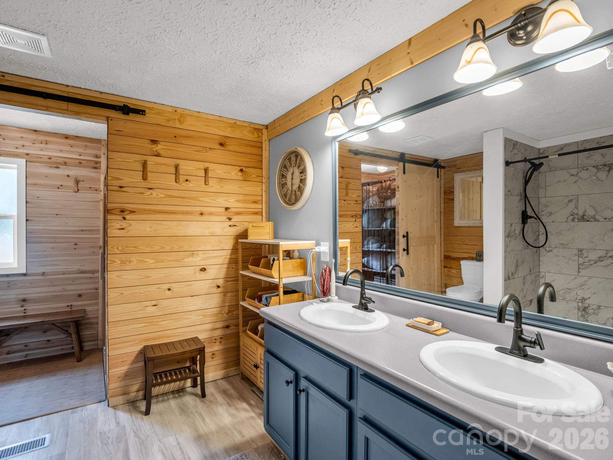 14 Old Possum Holler Road — Hendersonville