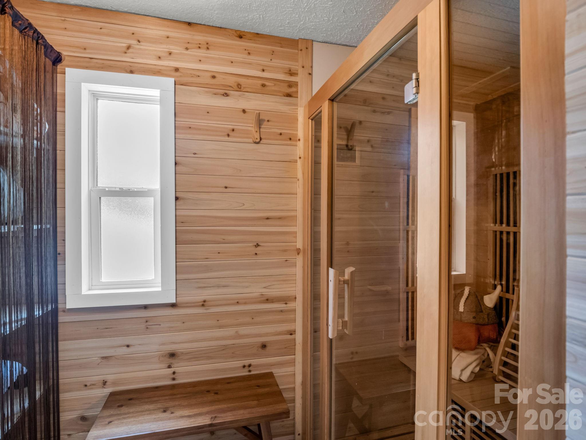 14 Old Possum Holler Road — Hendersonville