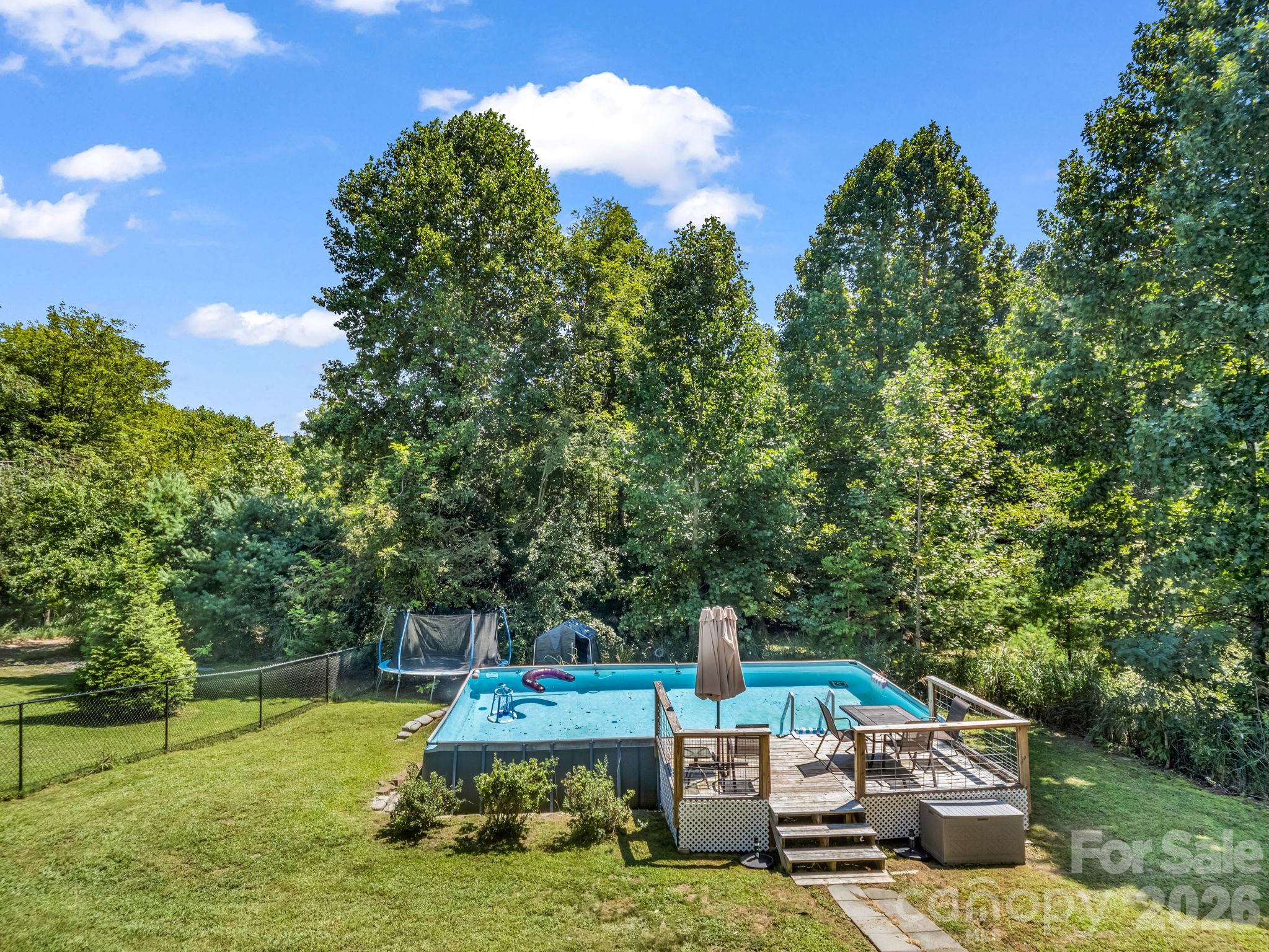 14 Old Possum Holler Road — Hendersonville