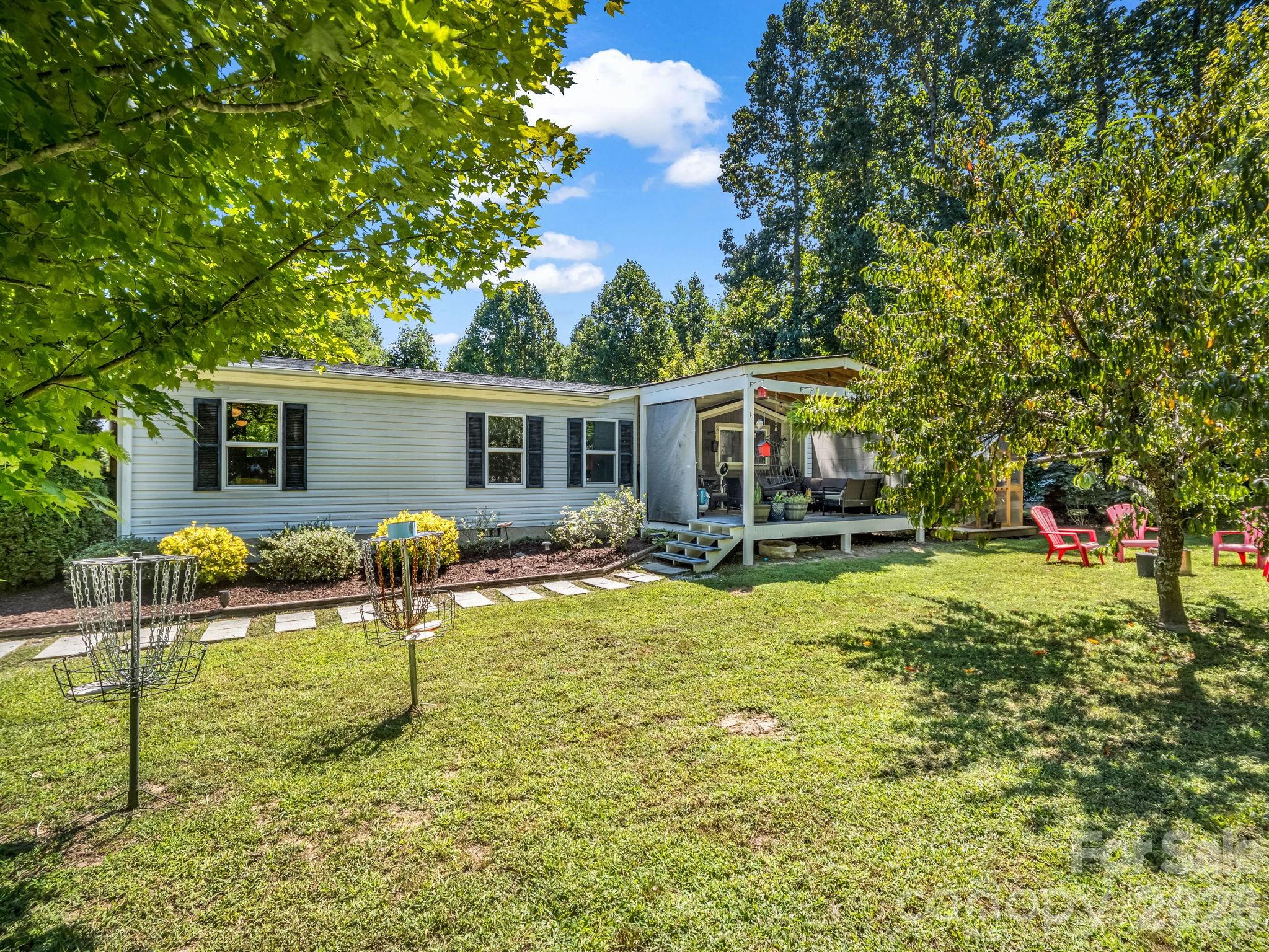 14 Old Possum Holler Road — Hendersonville