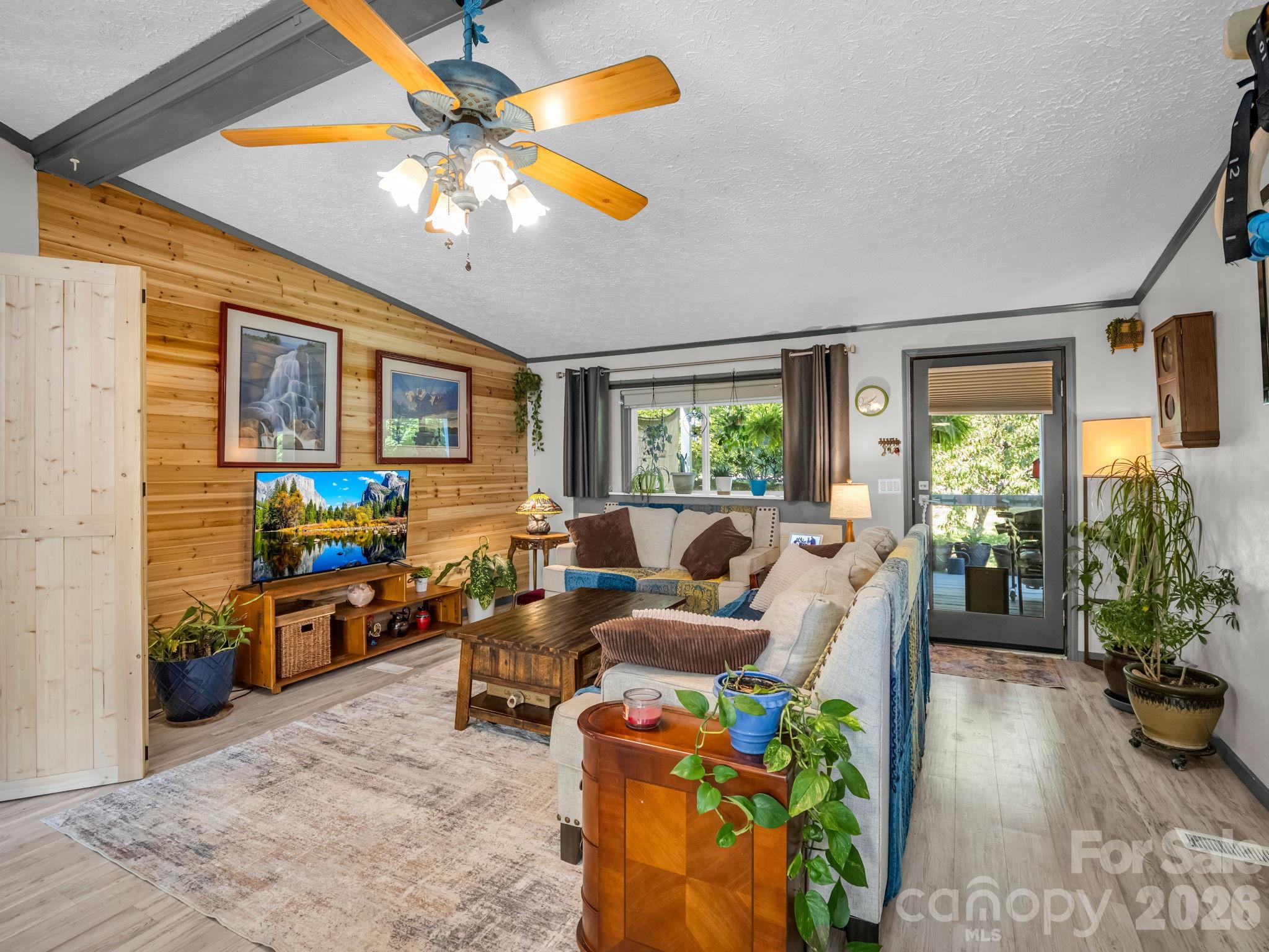 14 Old Possum Holler Road — Hendersonville