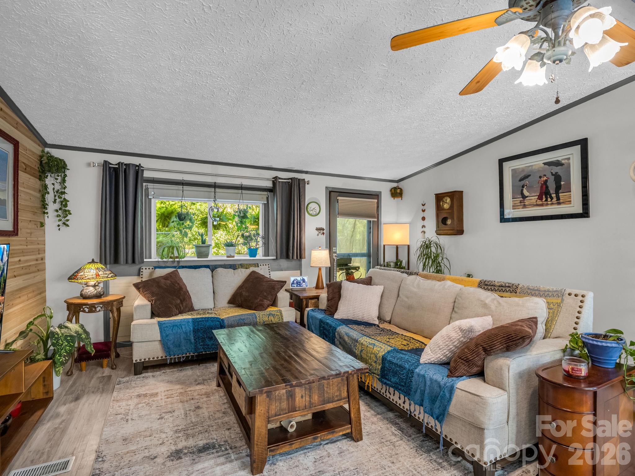 14 Old Possum Holler Road — Hendersonville