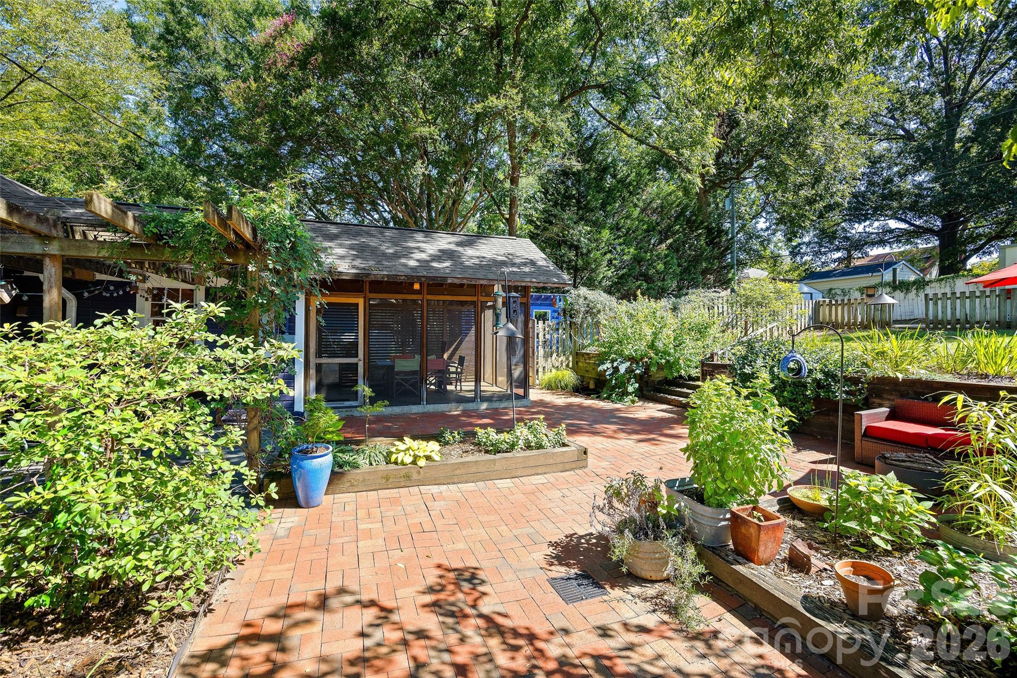 1900 Thomas Avenue — Charlotte