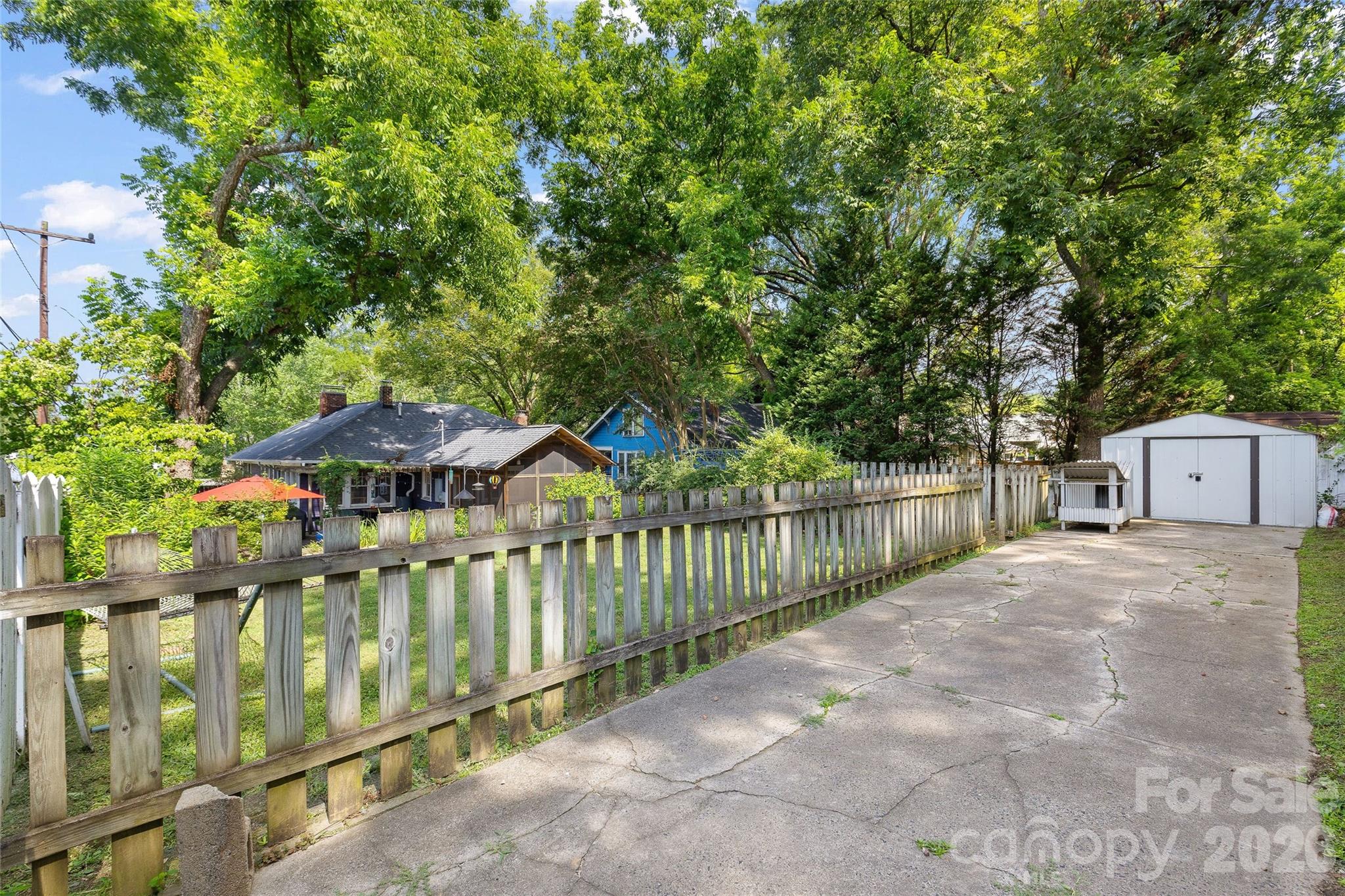 1900 Thomas Avenue — Charlotte