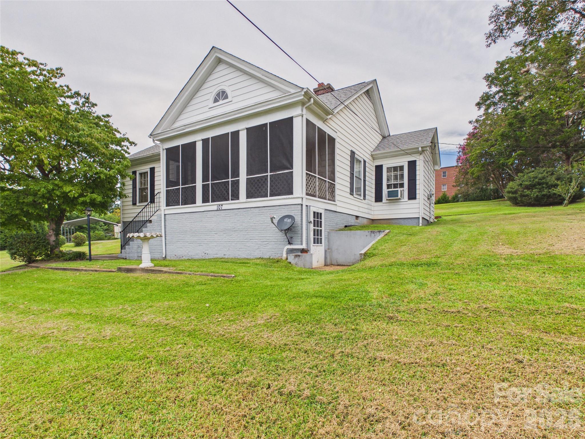 107 Mimosa Avenue — Rhodhiss