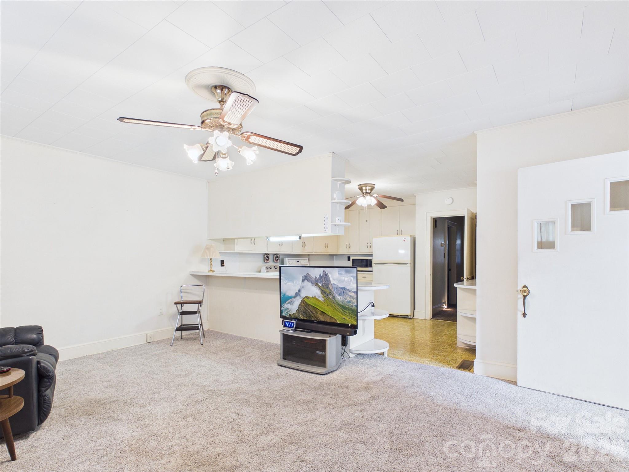 107 Mimosa Avenue — Rhodhiss