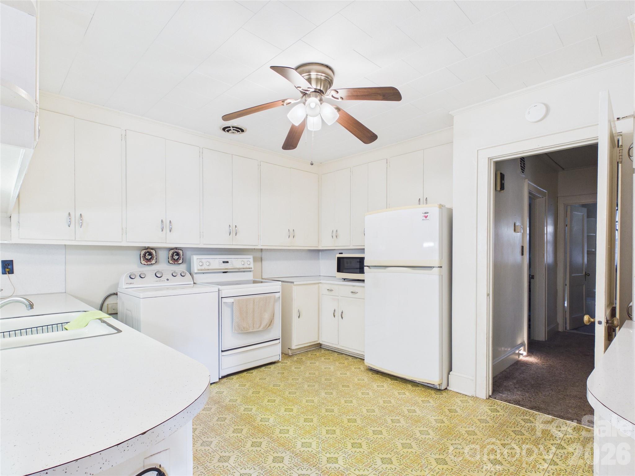 107 Mimosa Avenue — Rhodhiss