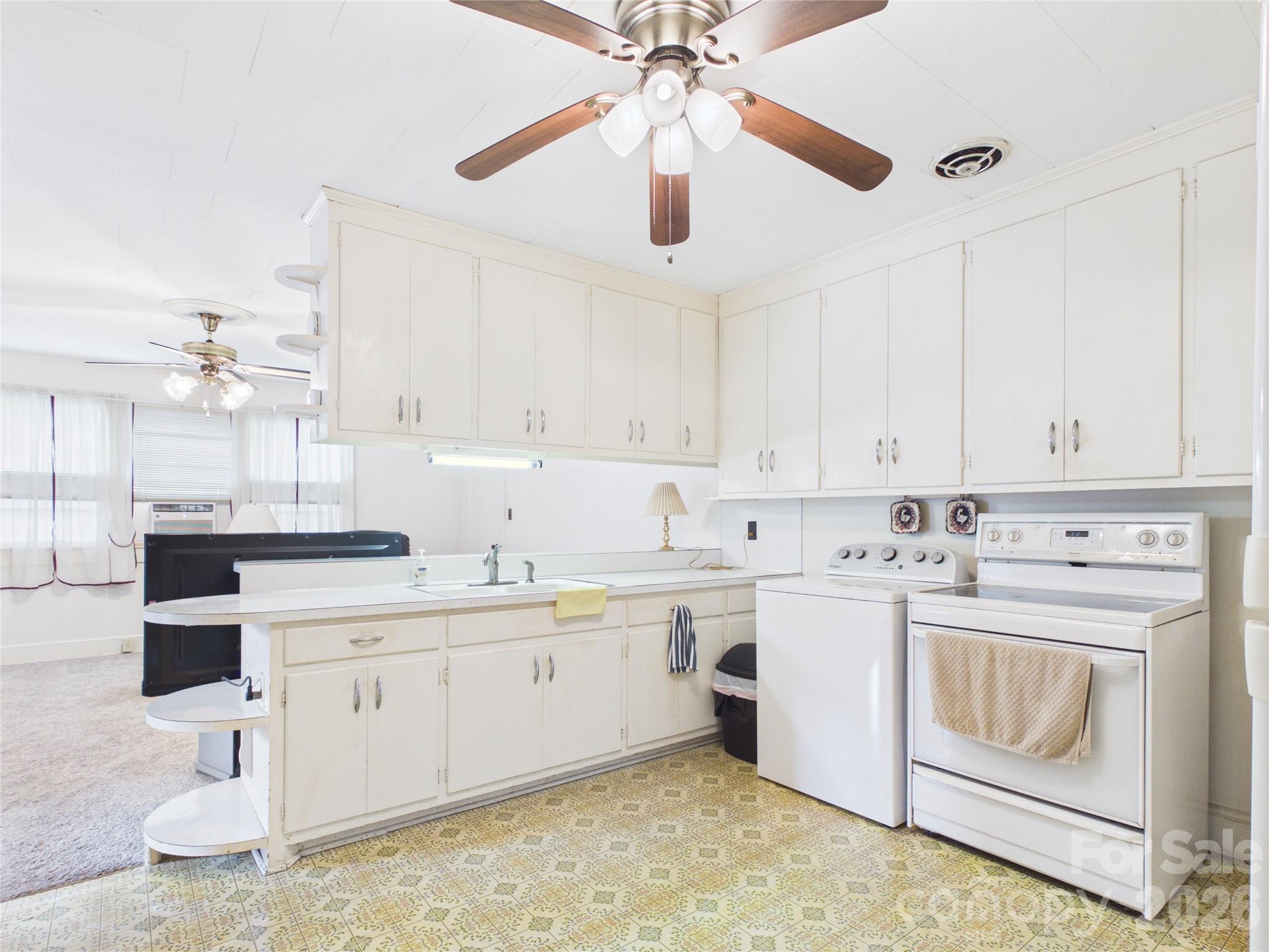 107 Mimosa Avenue — Rhodhiss