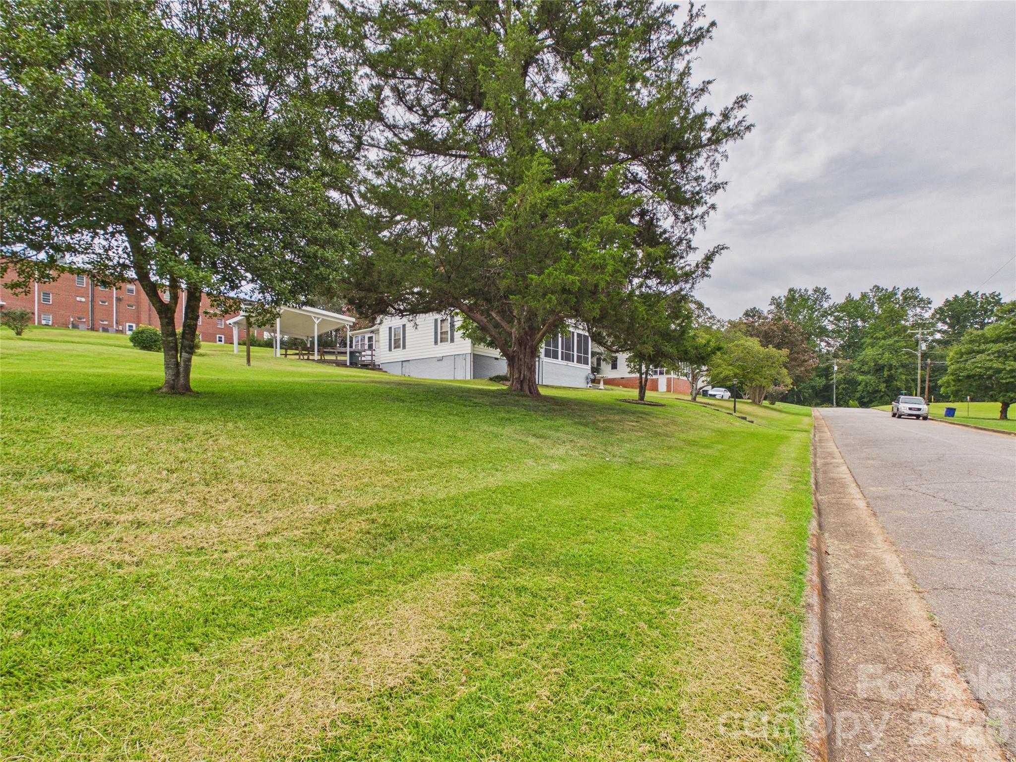 107 Mimosa Avenue — Rhodhiss