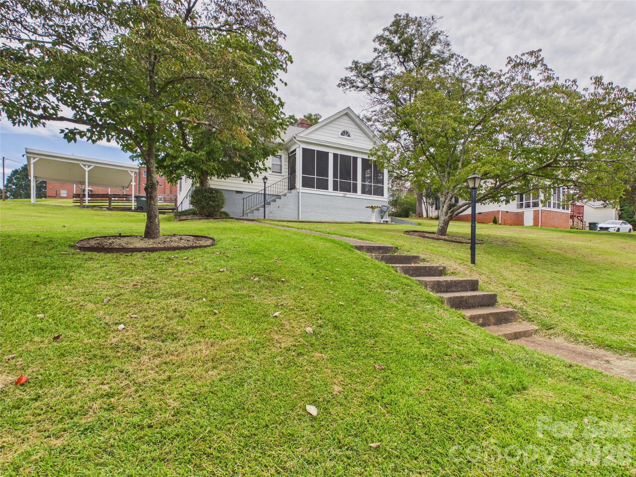 107 Mimosa Avenue — Rhodhiss