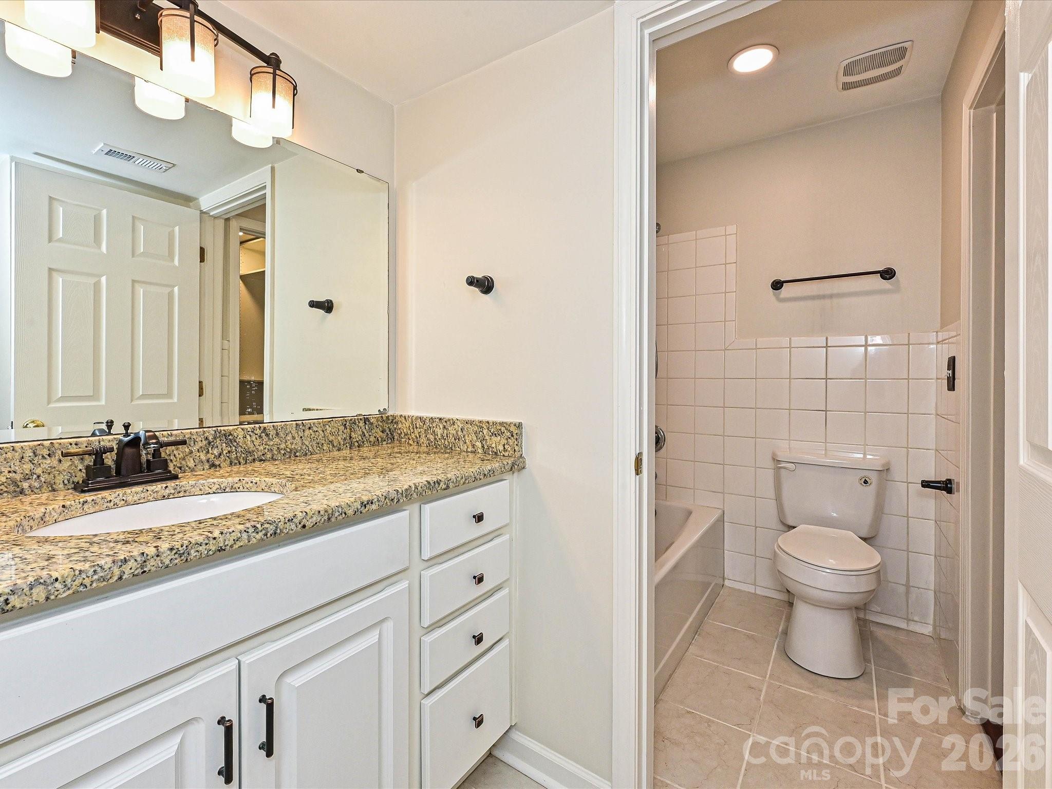3520 Colony Road #C — Charlotte
