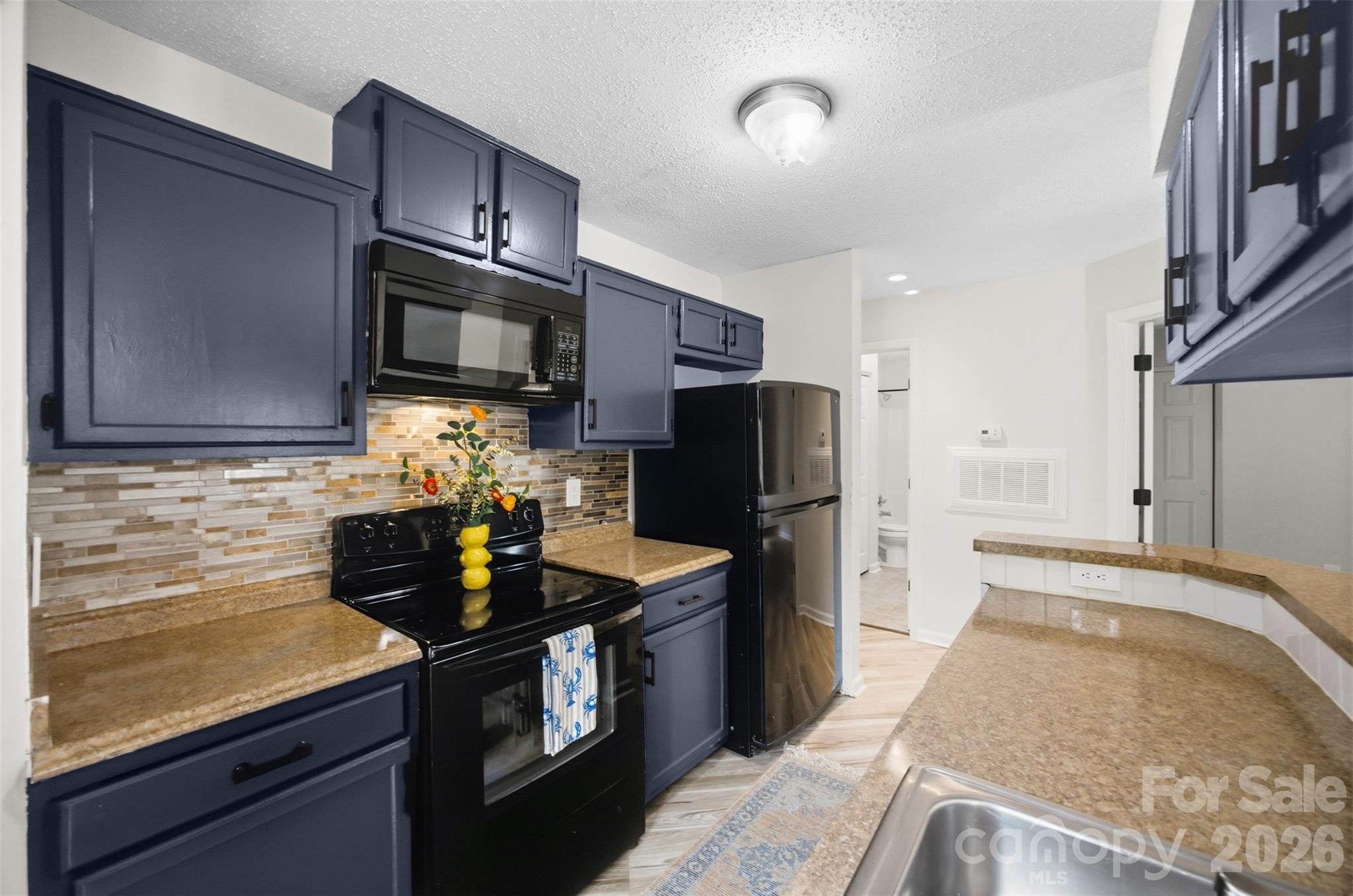 8157 Cedar Glen Drive — Charlotte