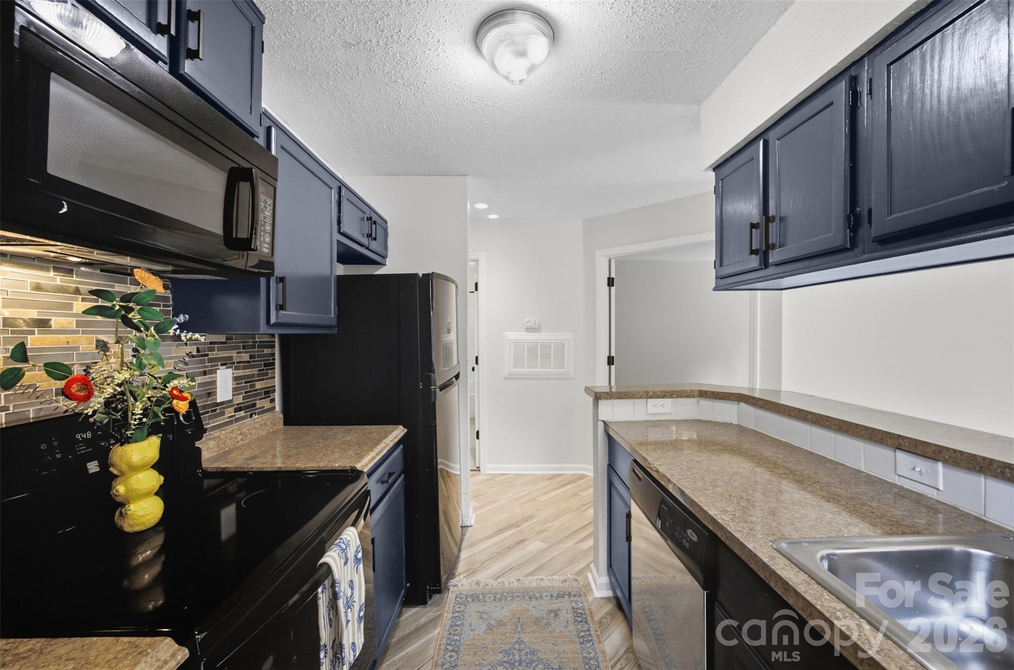 8157 Cedar Glen Drive — Charlotte