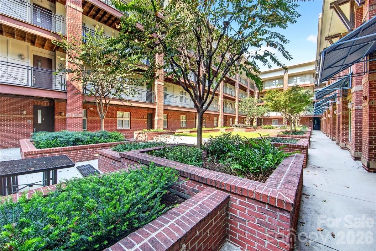 1101 W 1st Street — Charlotte