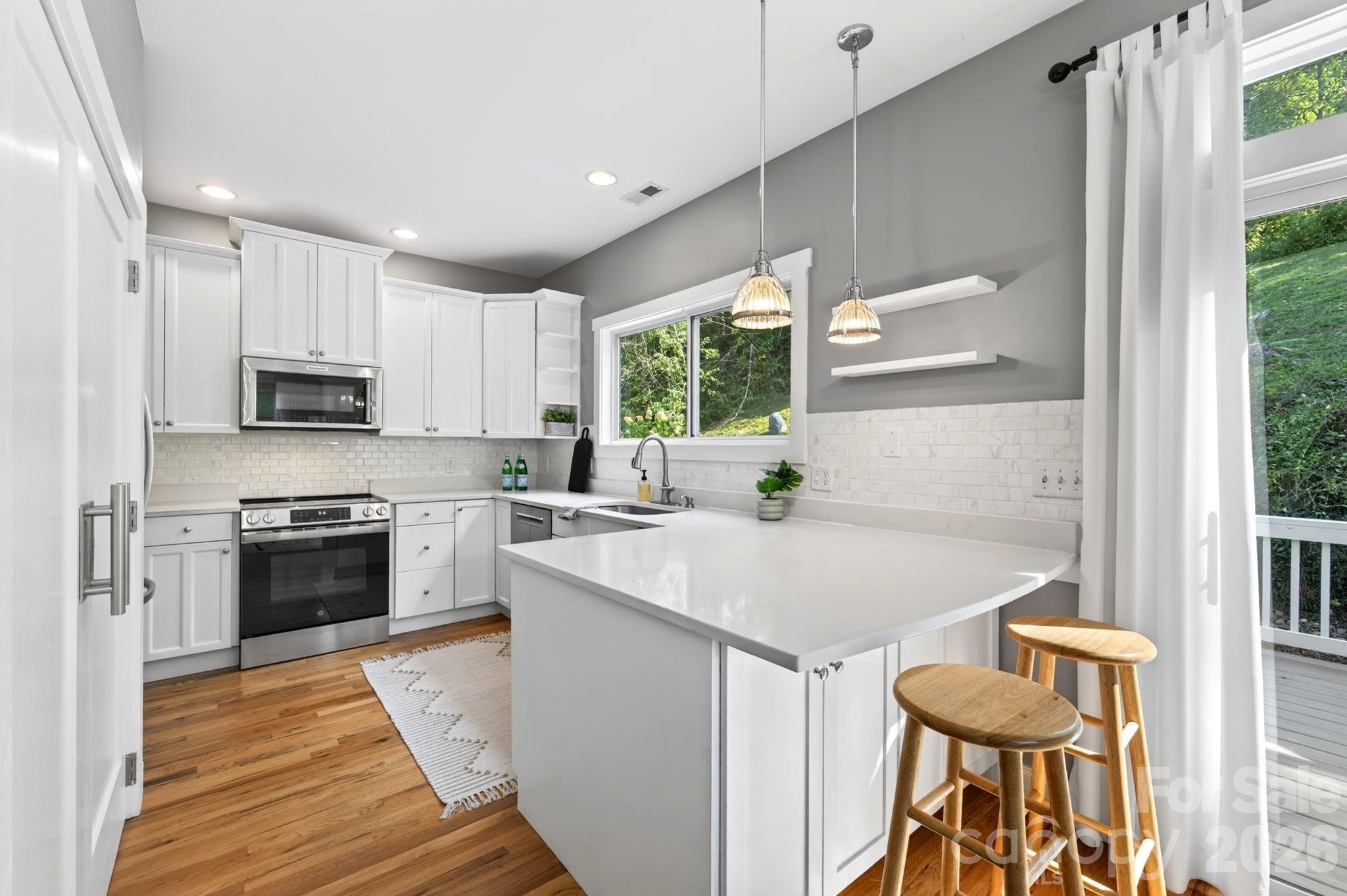 26 Macdougall Lane — Weaverville