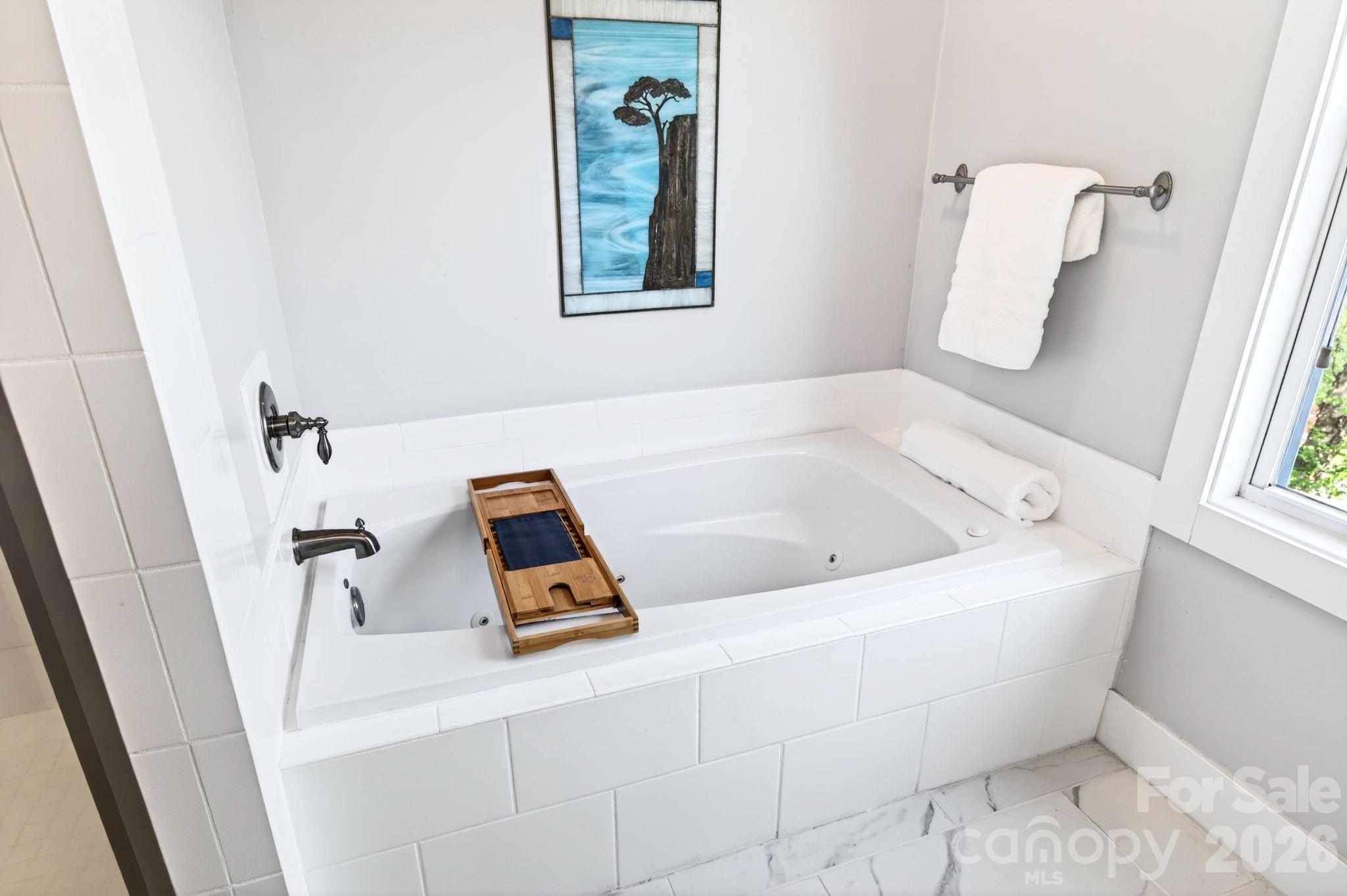 26 Macdougall Lane — Weaverville