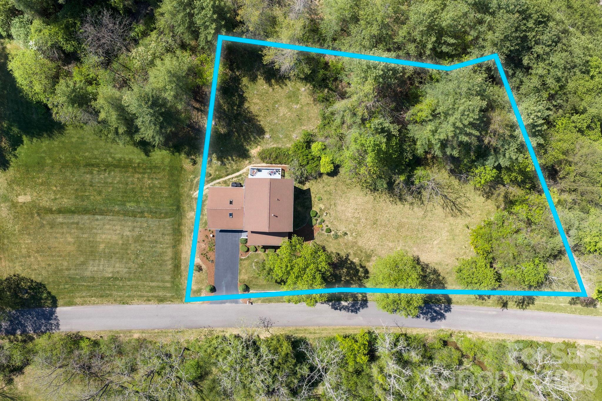 26 Macdougall Lane — Weaverville