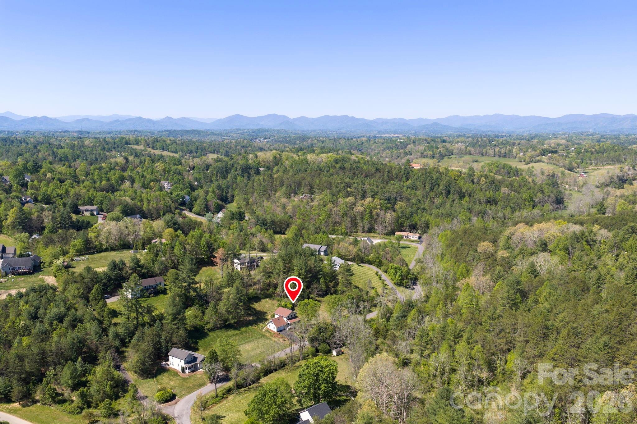 26 Macdougall Lane — Weaverville