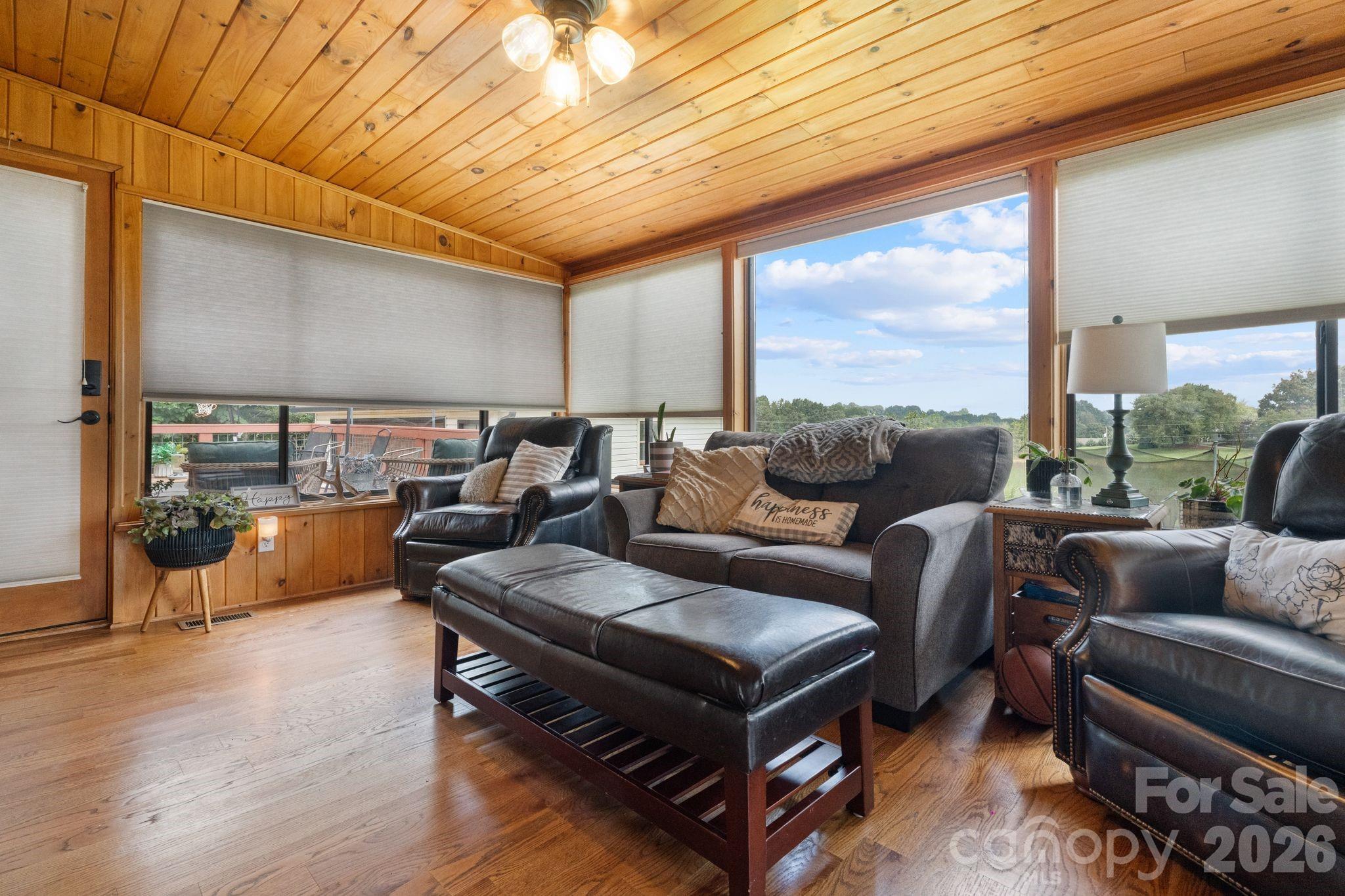 5000 Forest Ridge Drive — Hickory