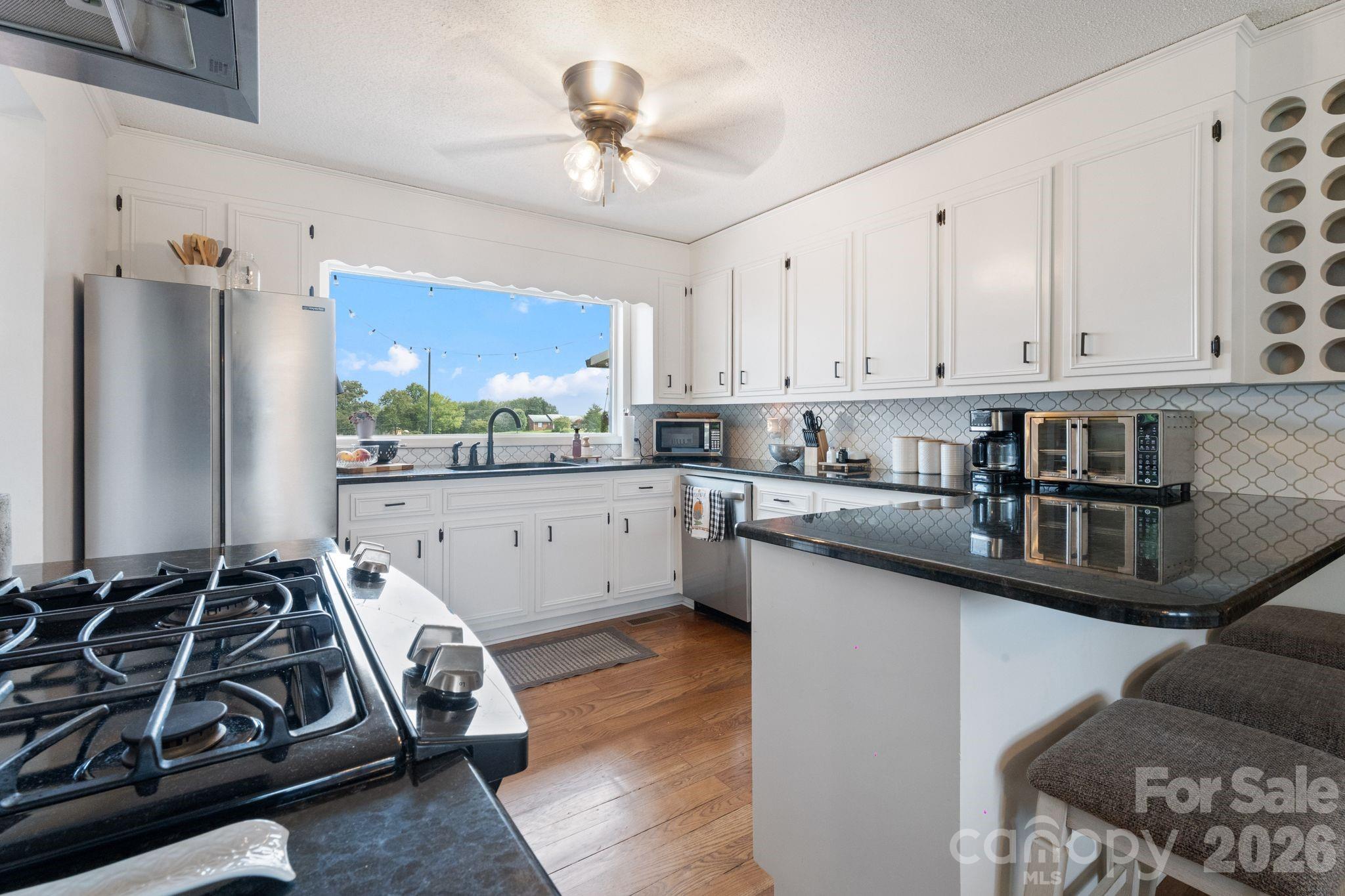 5000 Forest Ridge Drive — Hickory