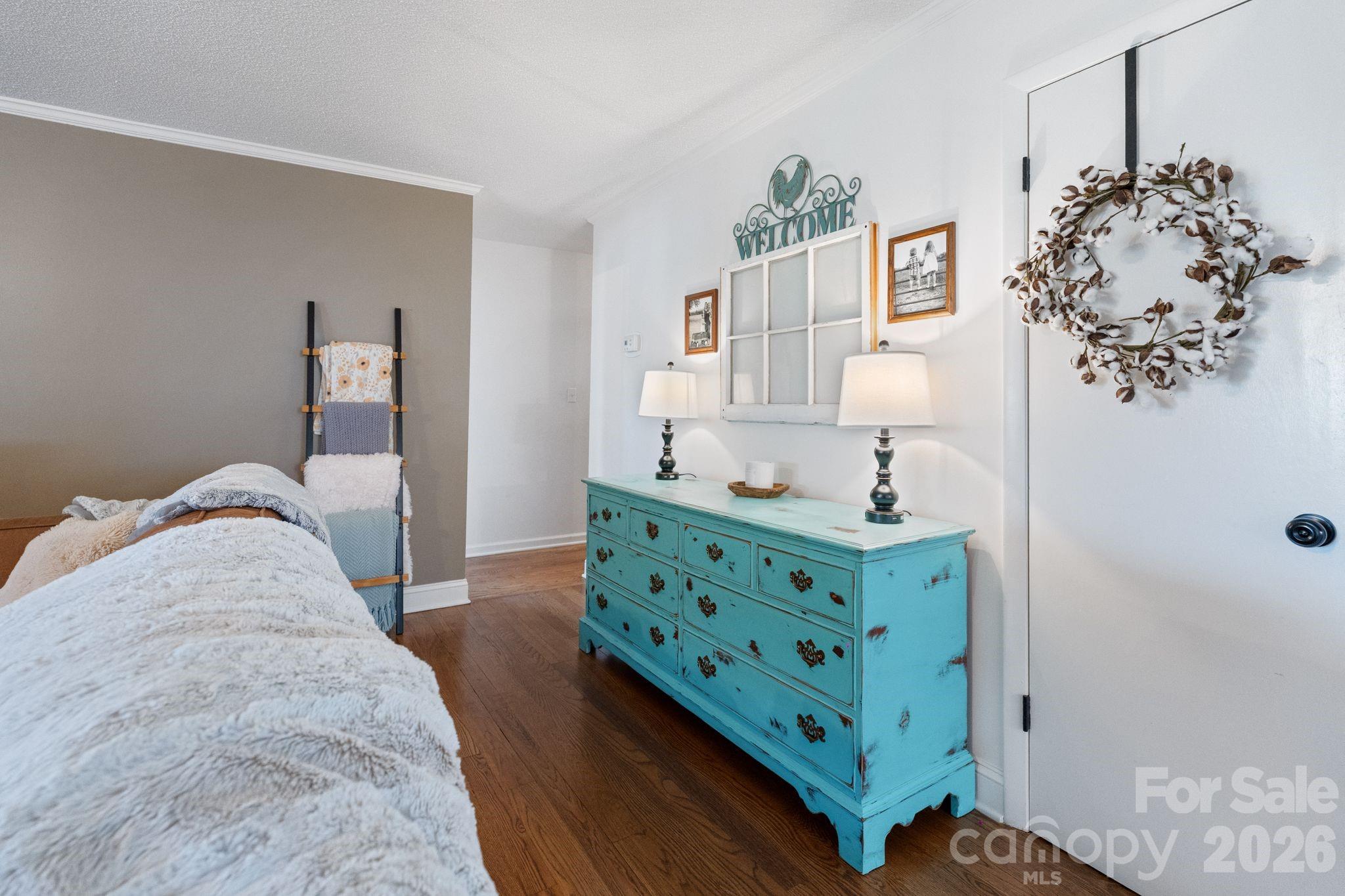 5000 Forest Ridge Drive — Hickory