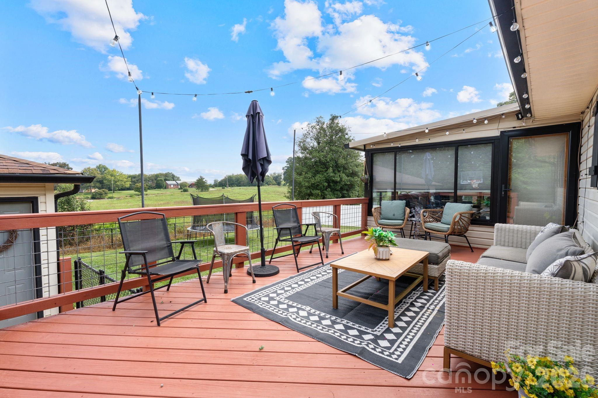 5000 Forest Ridge Drive — Hickory