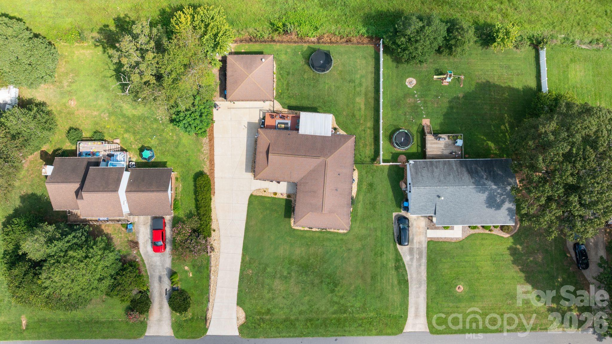 5000 Forest Ridge Drive — Hickory