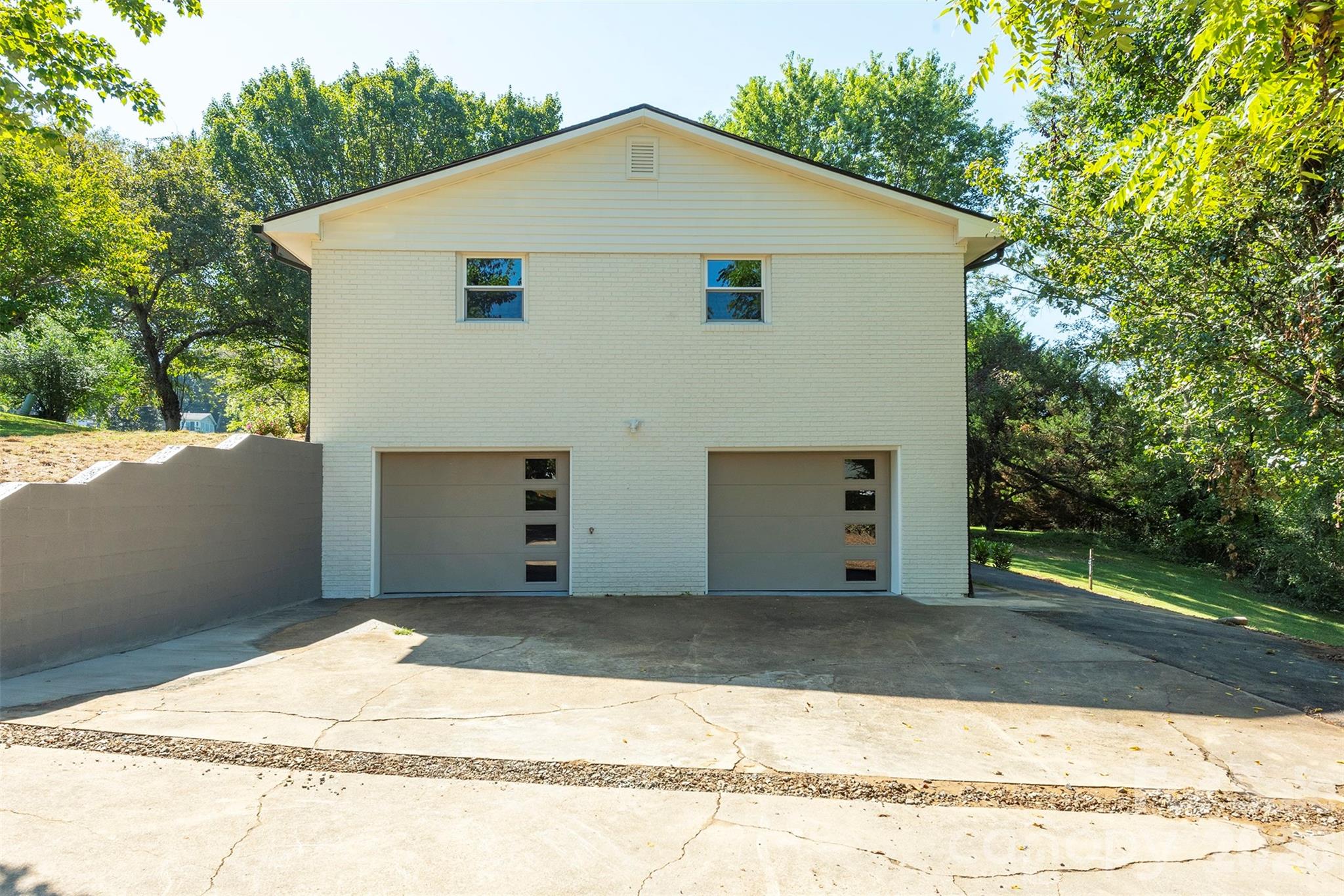 68 Sun Valley Drive — Alexander