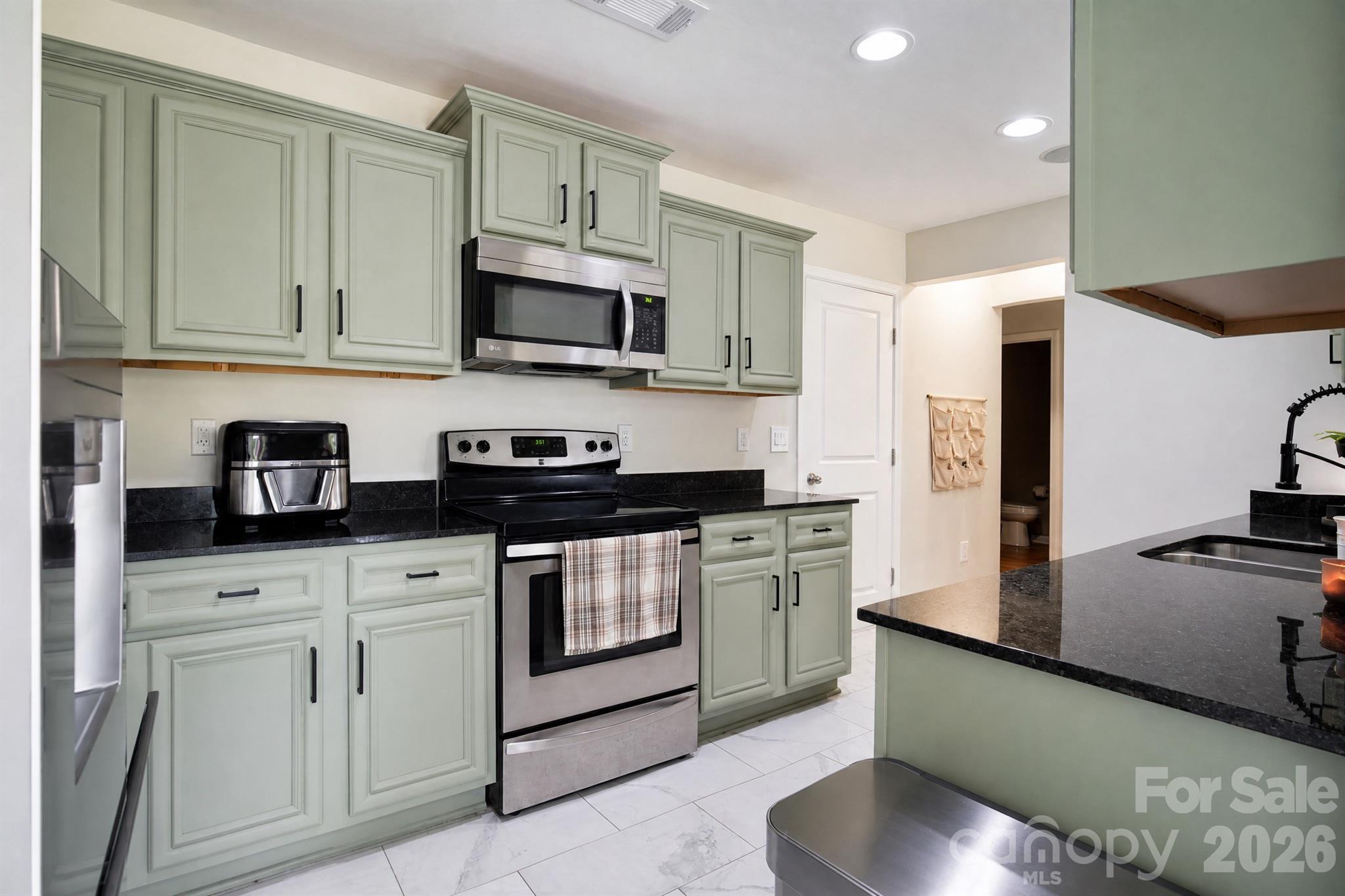 612 Colony Lakes Drive — Lexington