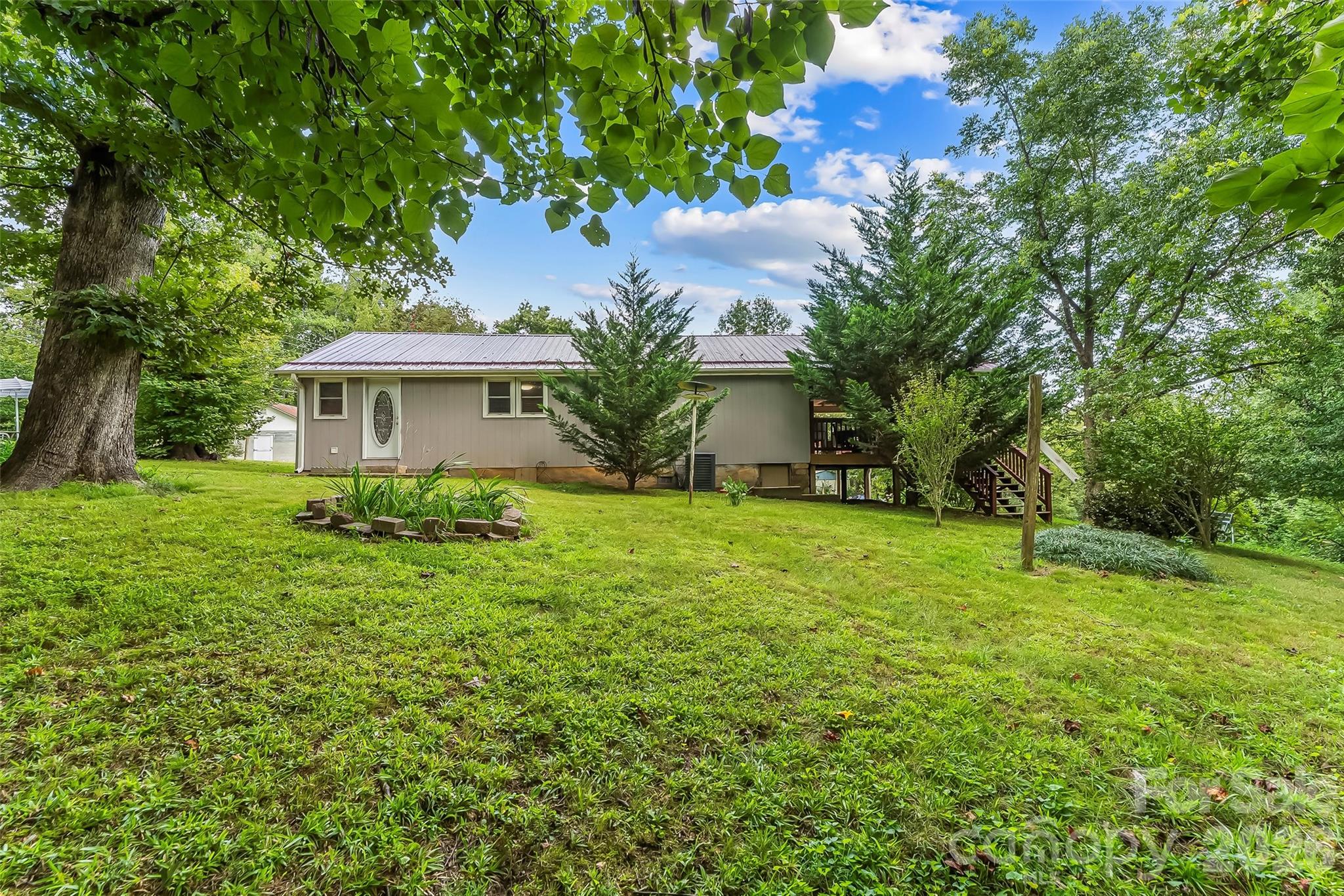 230 JOHNSON HOLLOW Road W — Marion