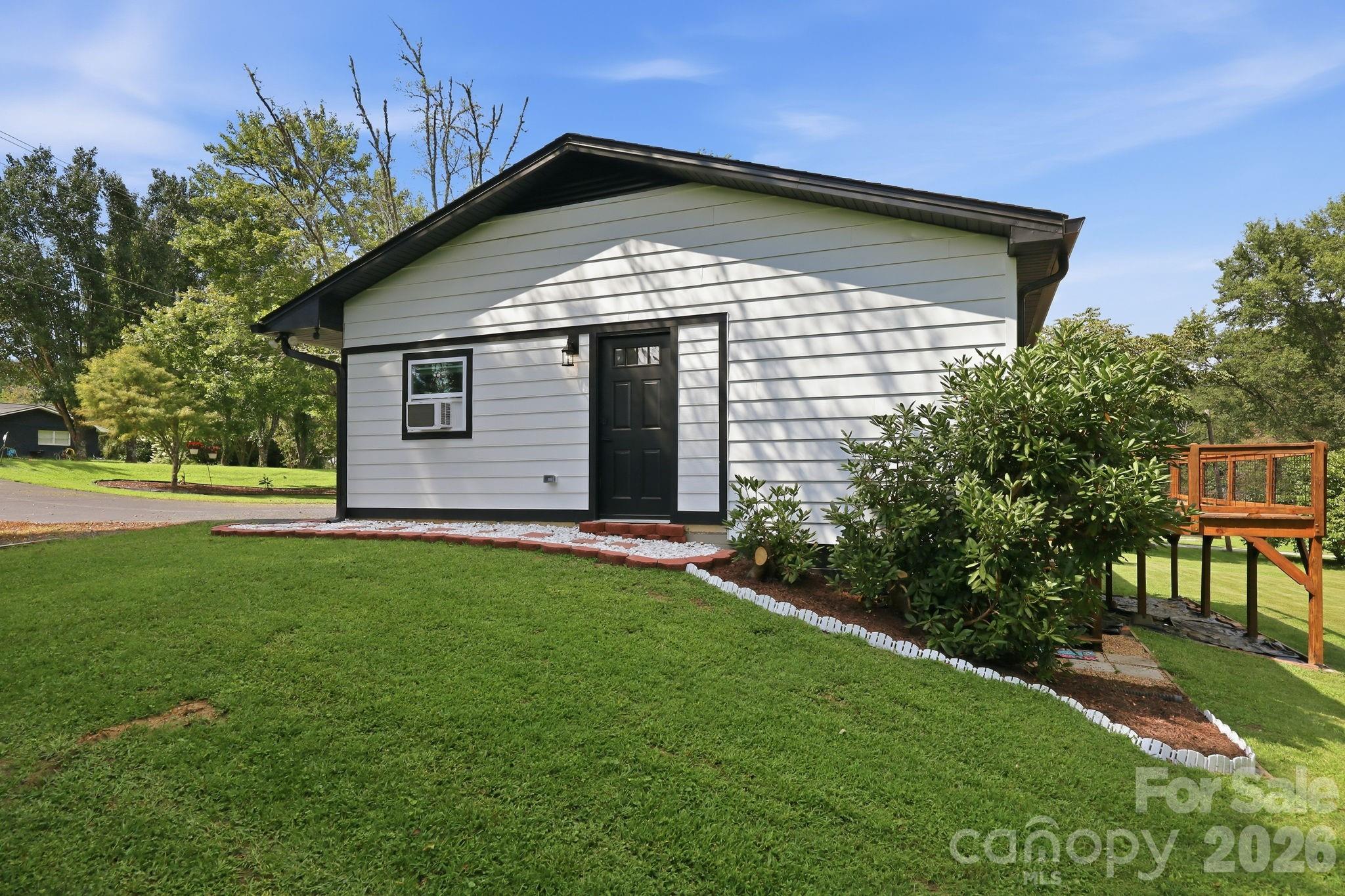 364 Pace Road — Hendersonville