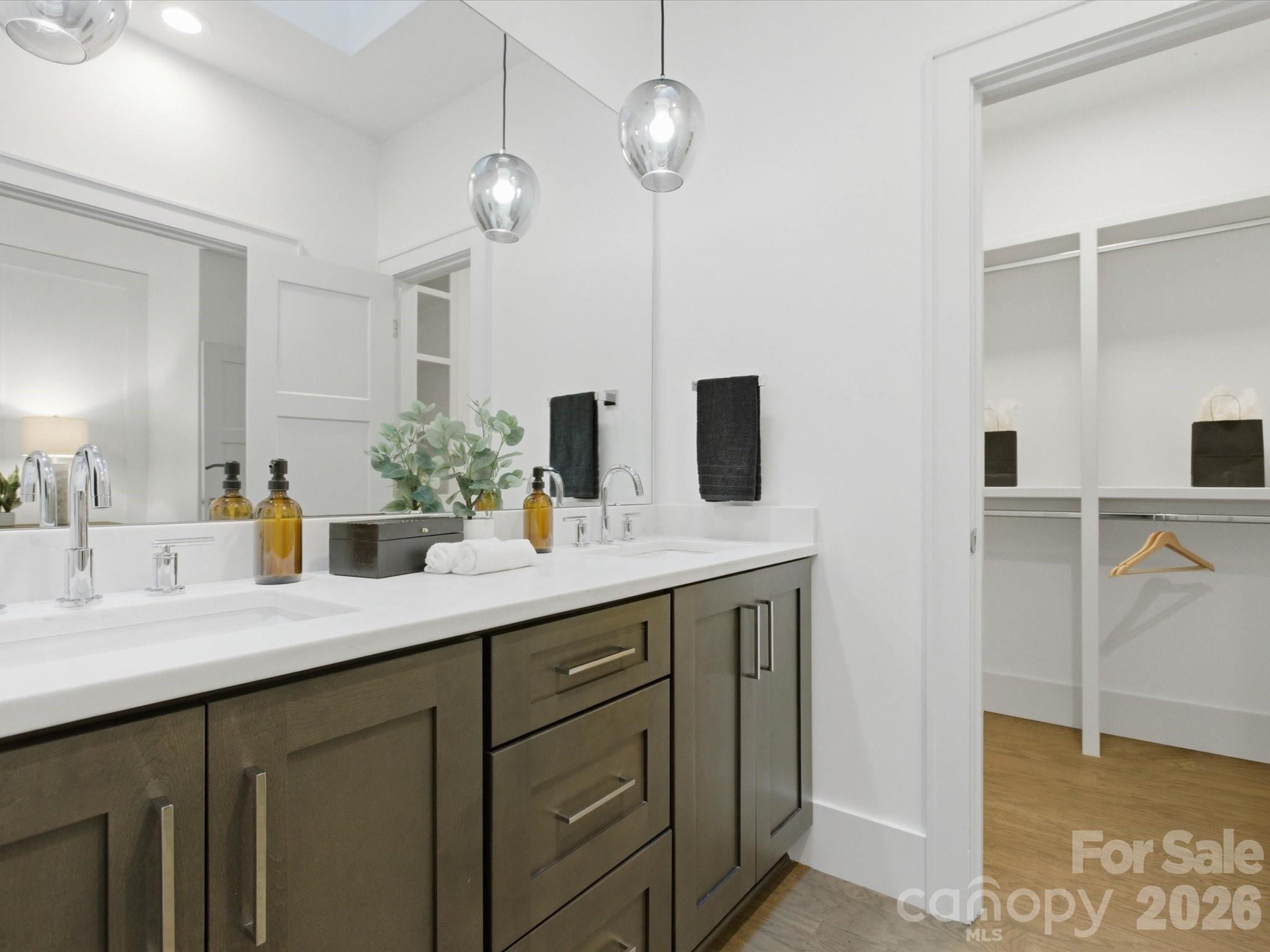 129 S Gardner Avenue — Charlotte