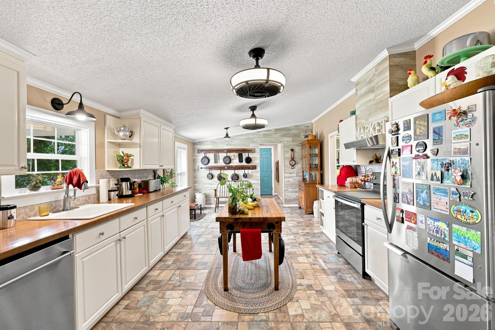 670 & 552 Whitley Road — Siler City