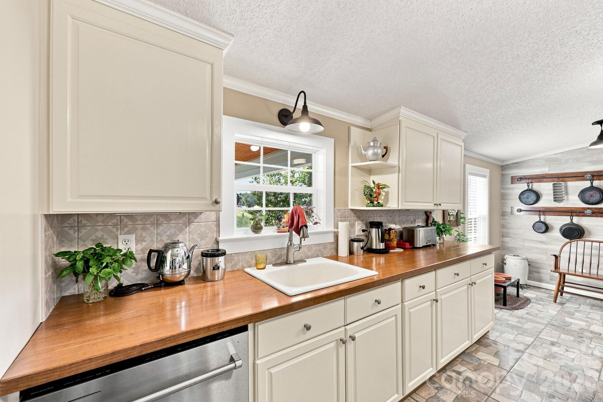 670 & 552 Whitley Road — Siler City