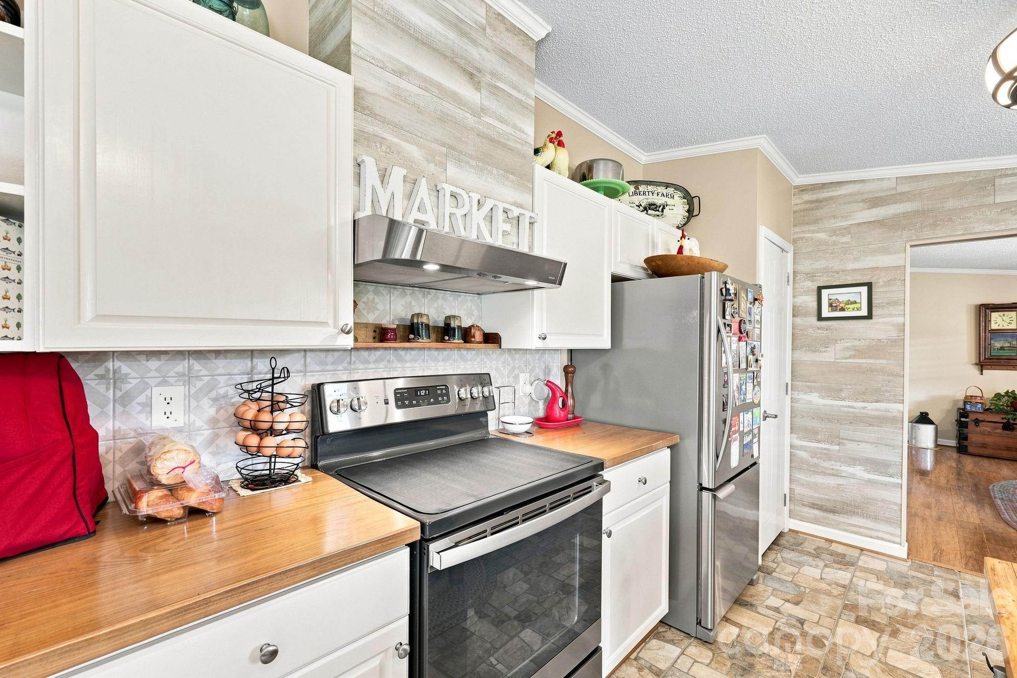 670 & 552 Whitley Road — Siler City