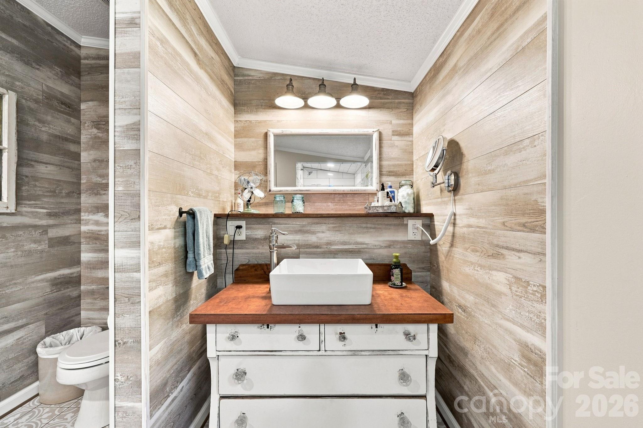 670 & 552 Whitley Road — Siler City