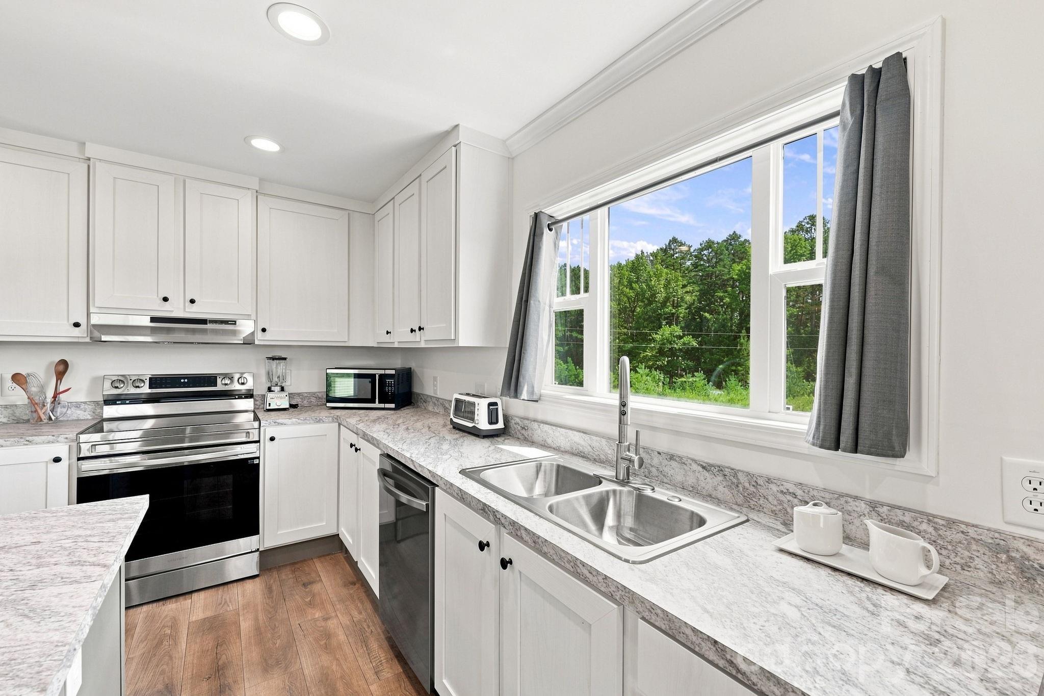 670 & 552 Whitley Road — Siler City
