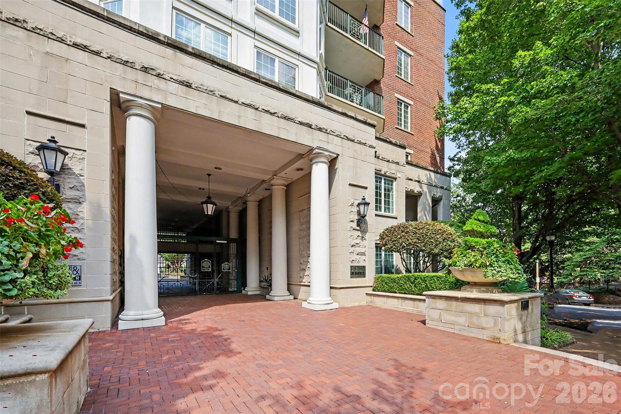 300 W 5th Street #535 — Charlotte