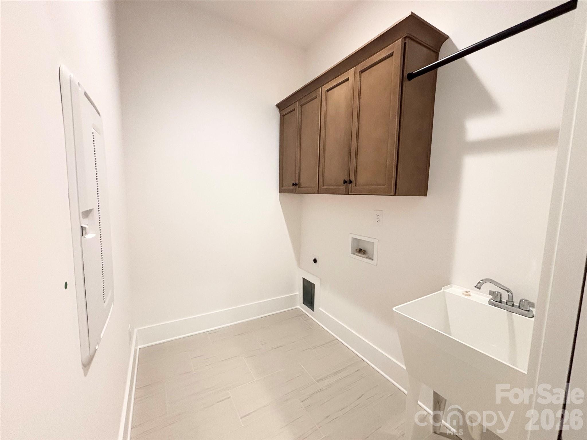 2976 Alveston Drive NW — Concord