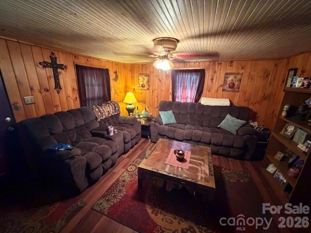 3205 Oran Yount Lane — Granite Falls