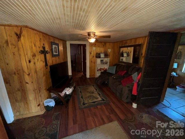 3205 Oran Yount Lane — Granite Falls
