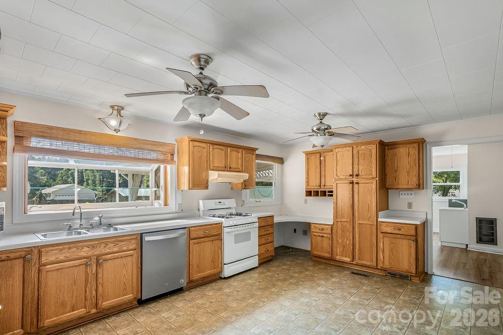 8095 Henry Harris Road — Indian Land