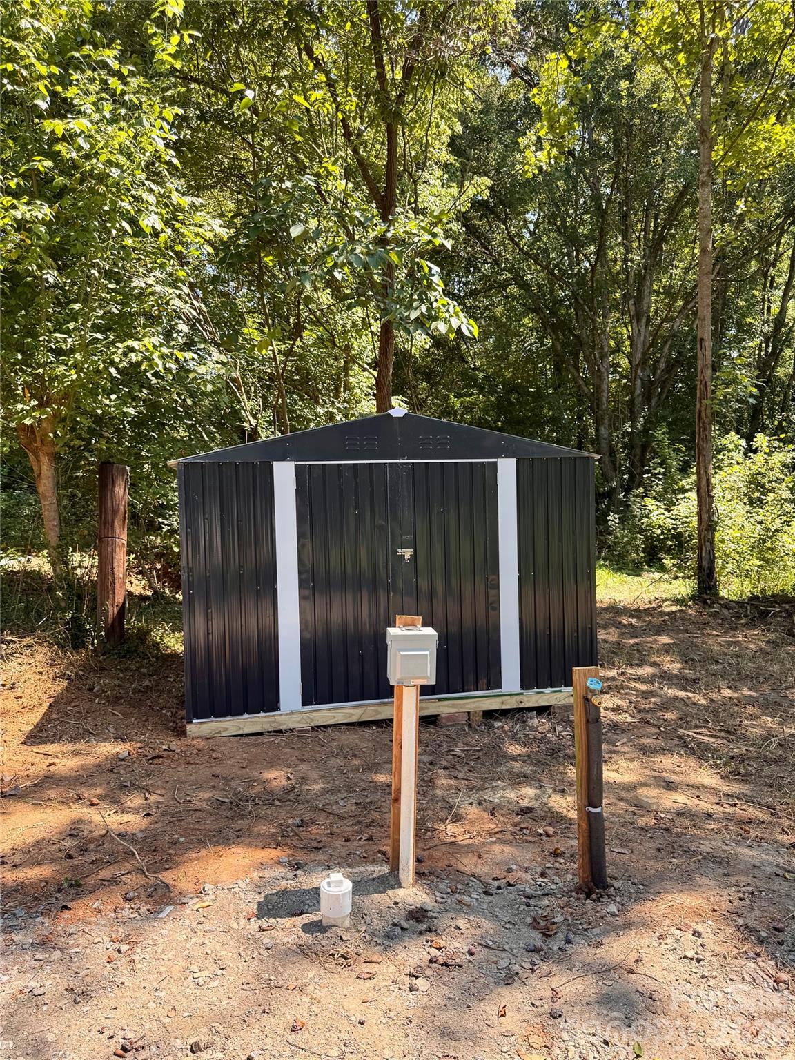 121 Givens Street — Woodleaf