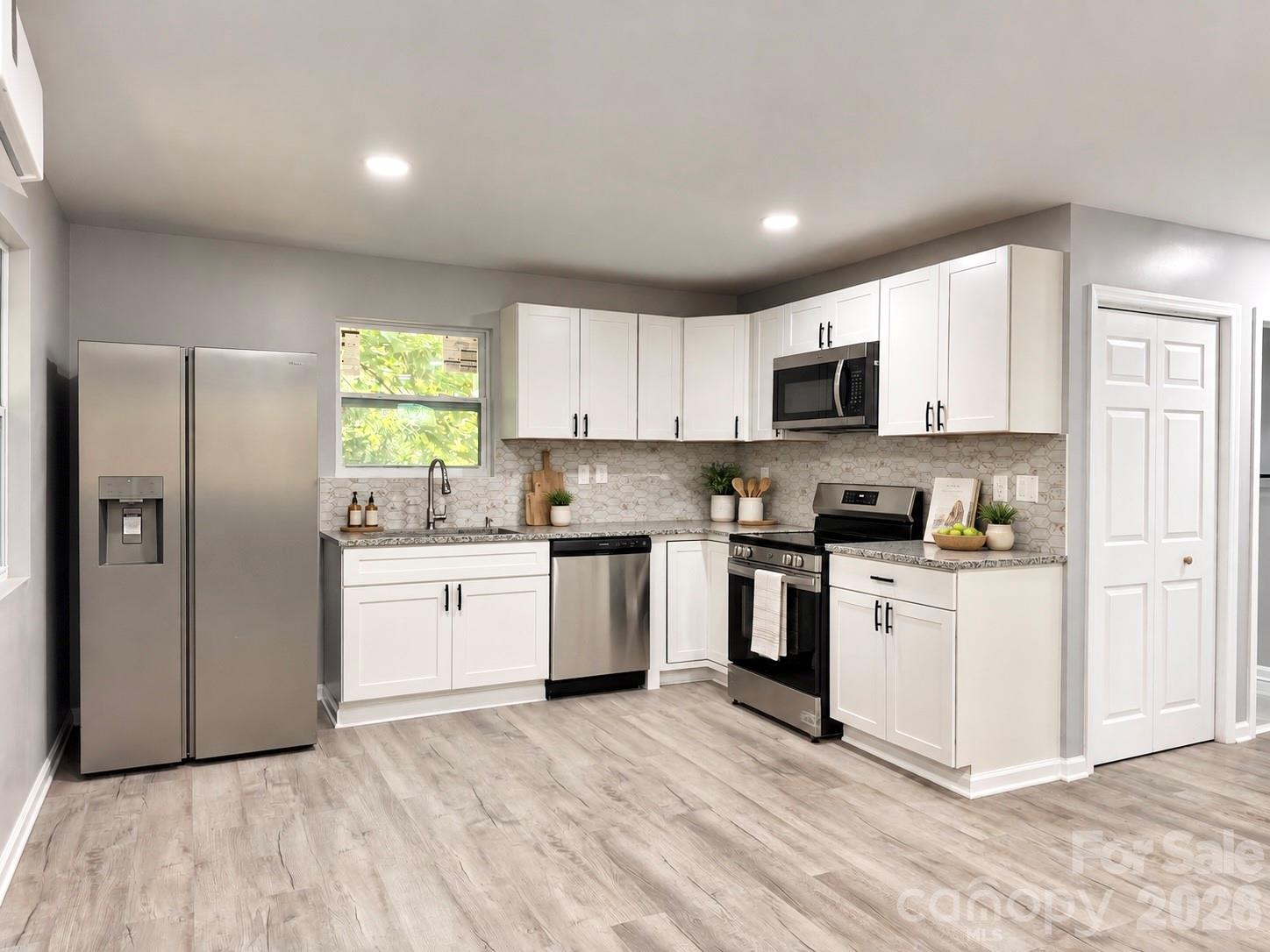 121 Givens Street — Woodleaf