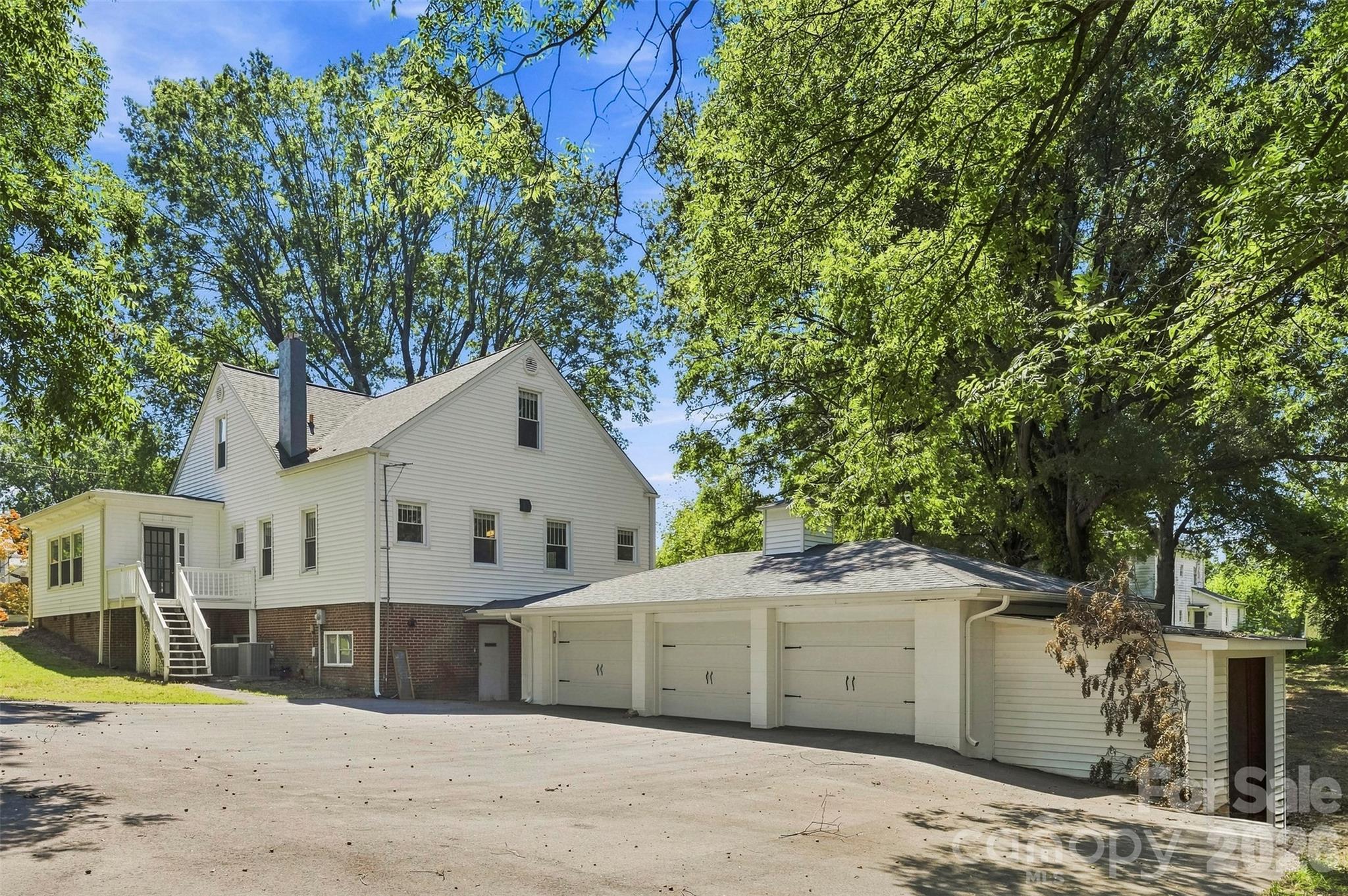 141 E Whitley Street — Norwood
