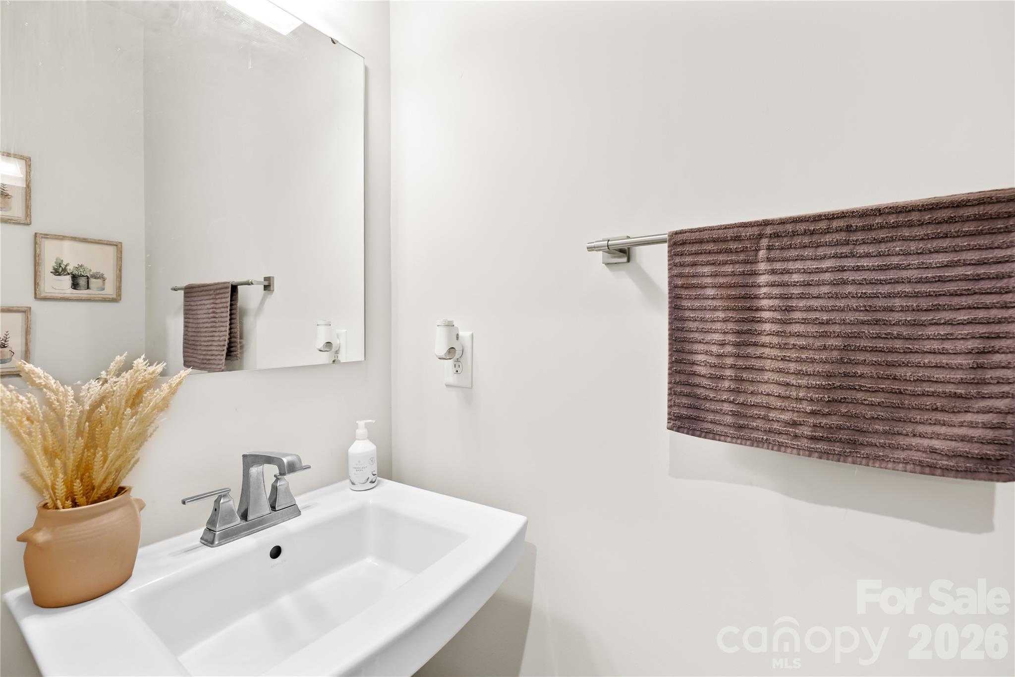 563 Nantahala Drive — Charlotte