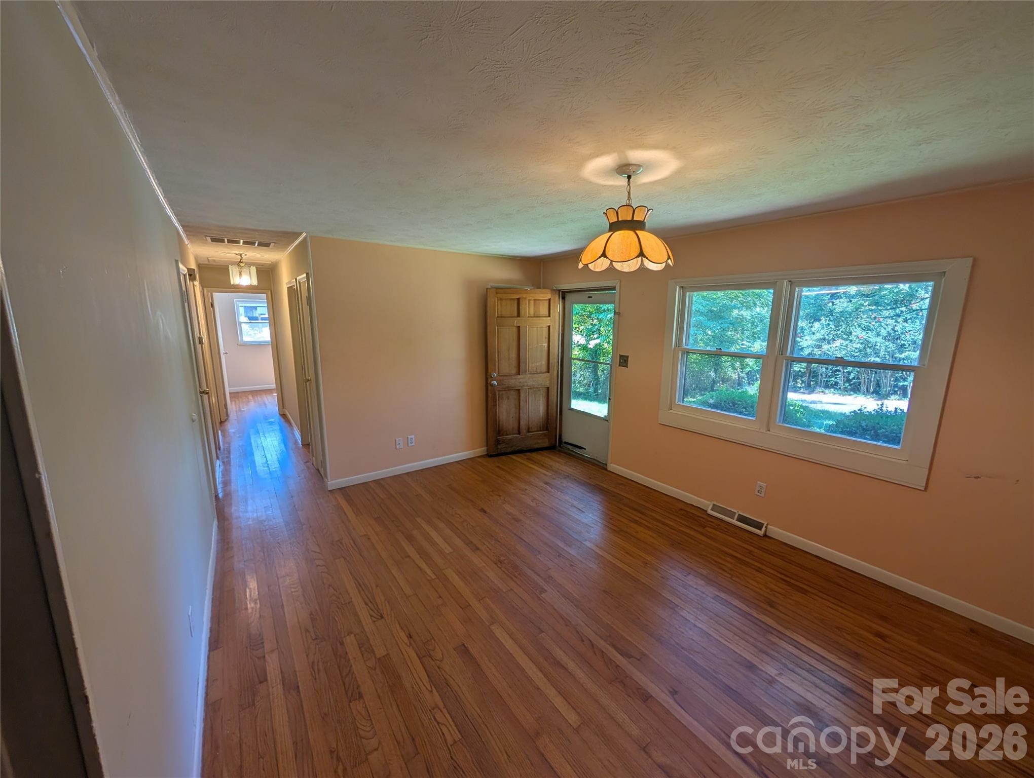 202 Melody Circle — Swannanoa